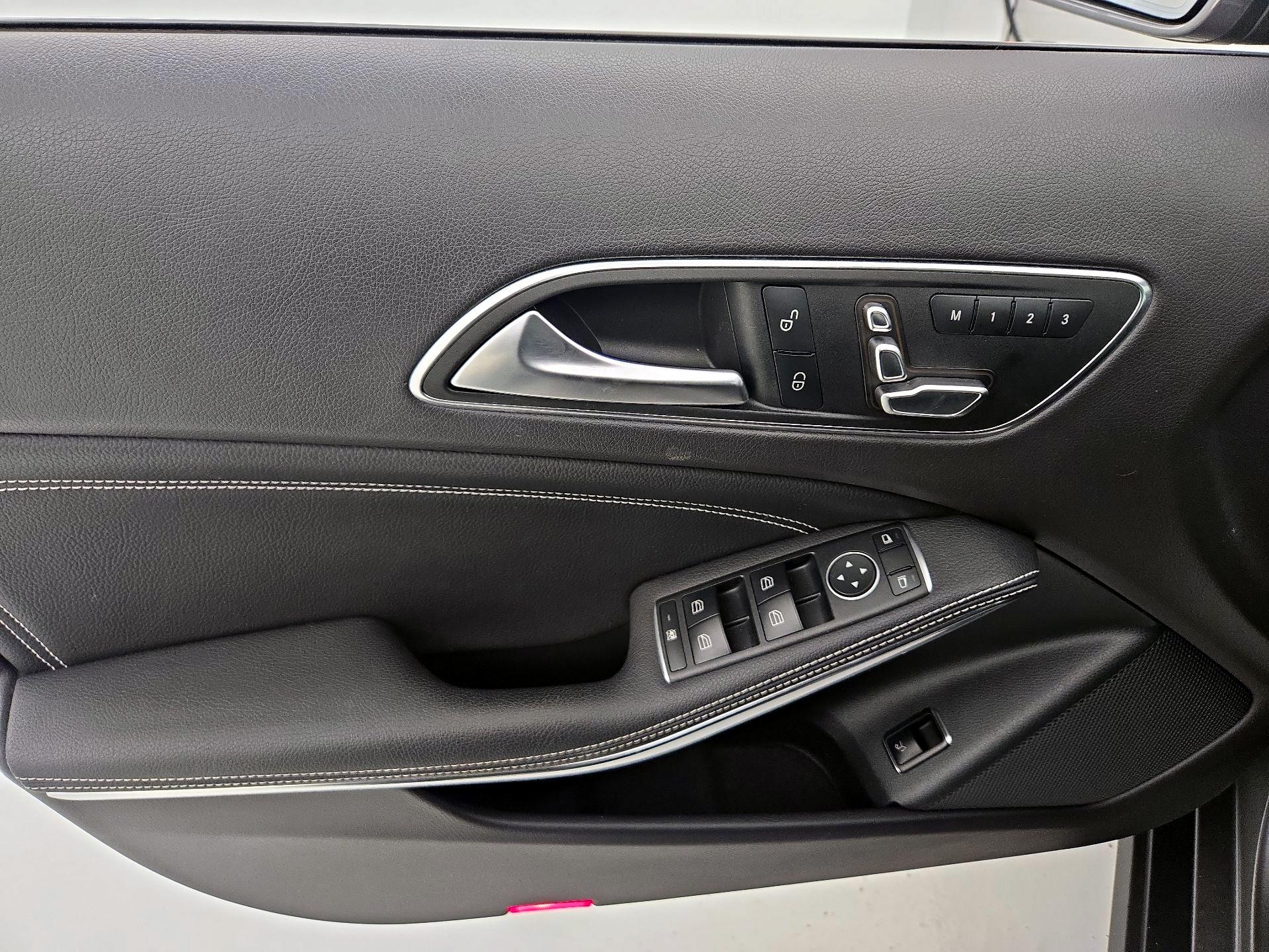 Thumbnail: 2020 Mercedes-Benz GLA - 12