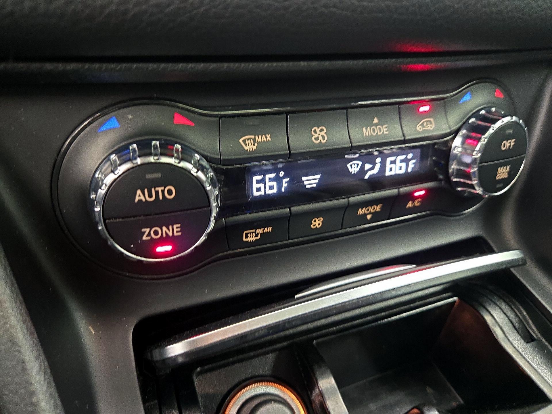 Thumbnail: 2020 Mercedes-Benz GLA - 16