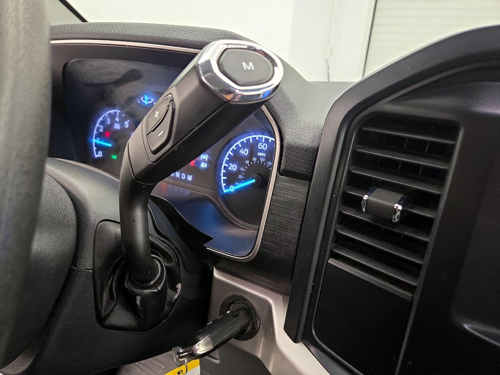 2021 Ford F-150 XL - Photo 18