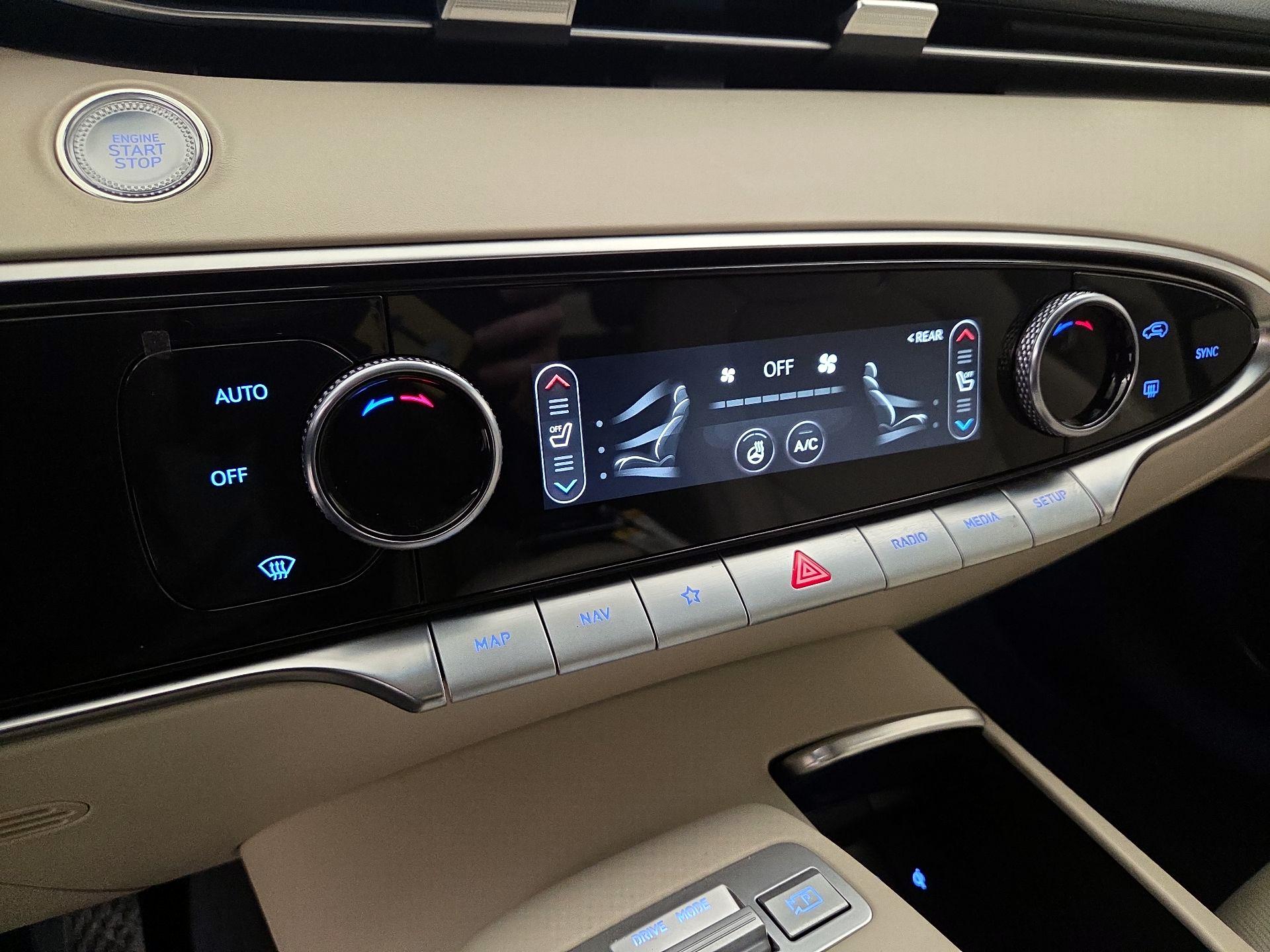 Thumbnail: 2023 Genesis GV70 - 15