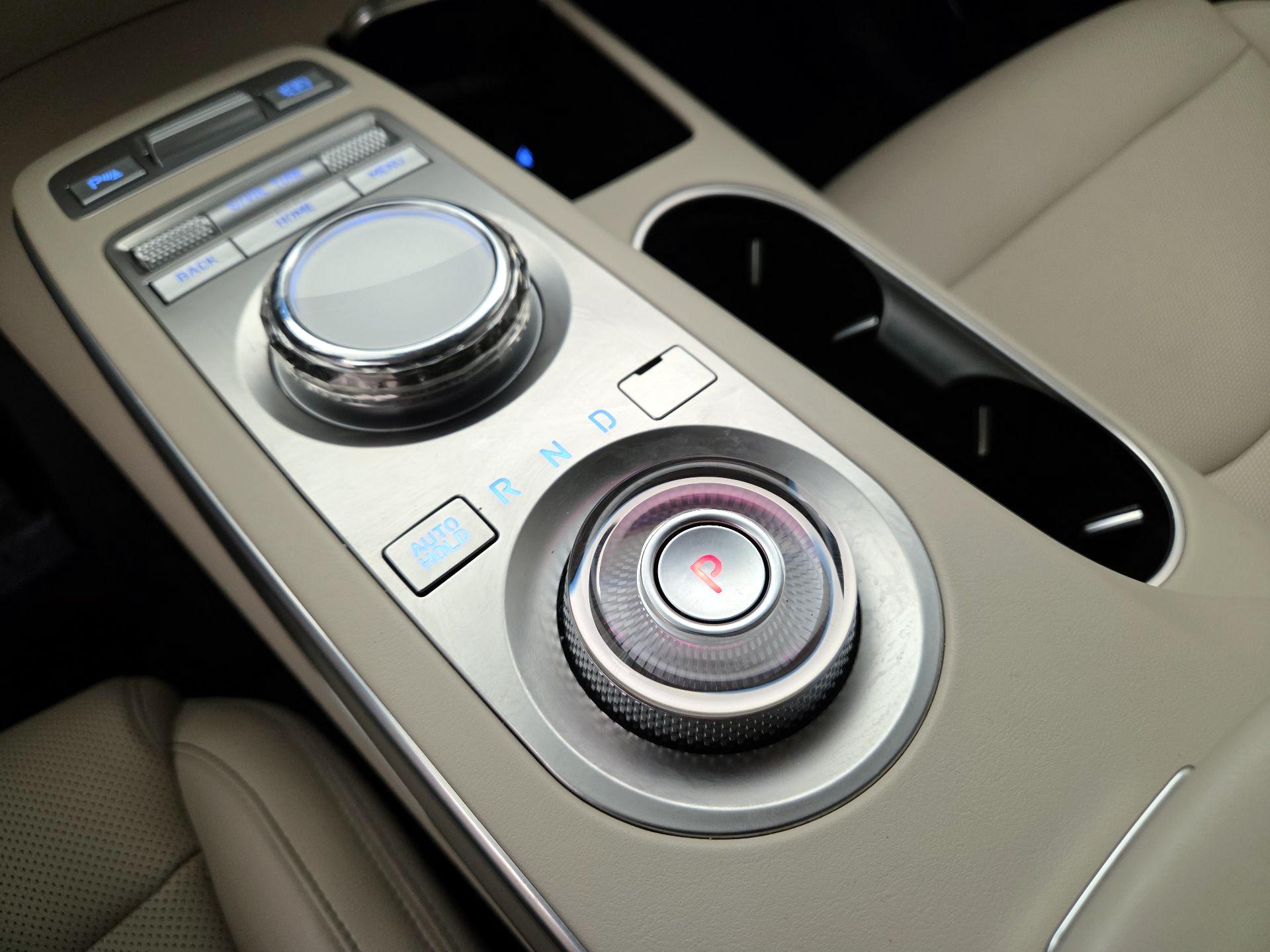 Thumbnail: 2023 Genesis GV70 - 16