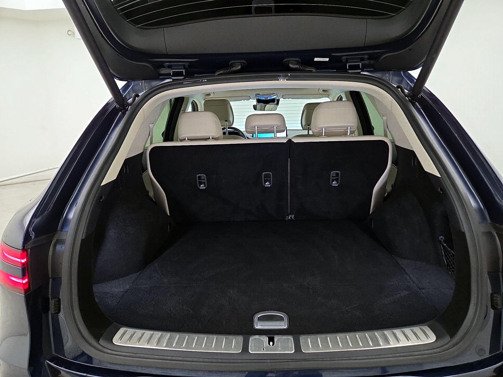 Thumbnail: 2023 Genesis GV70 - 19