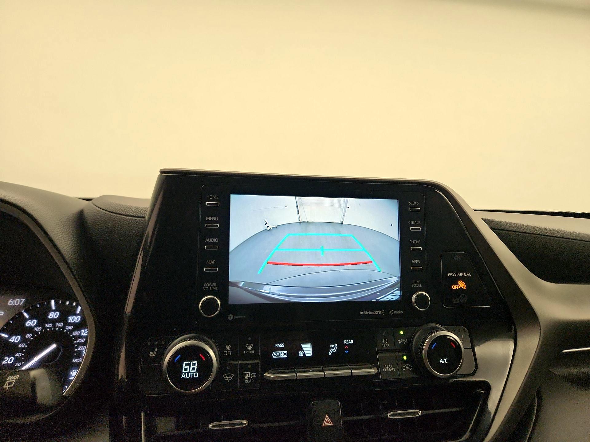 Thumbnail: 2021 Toyota Highlander - 14