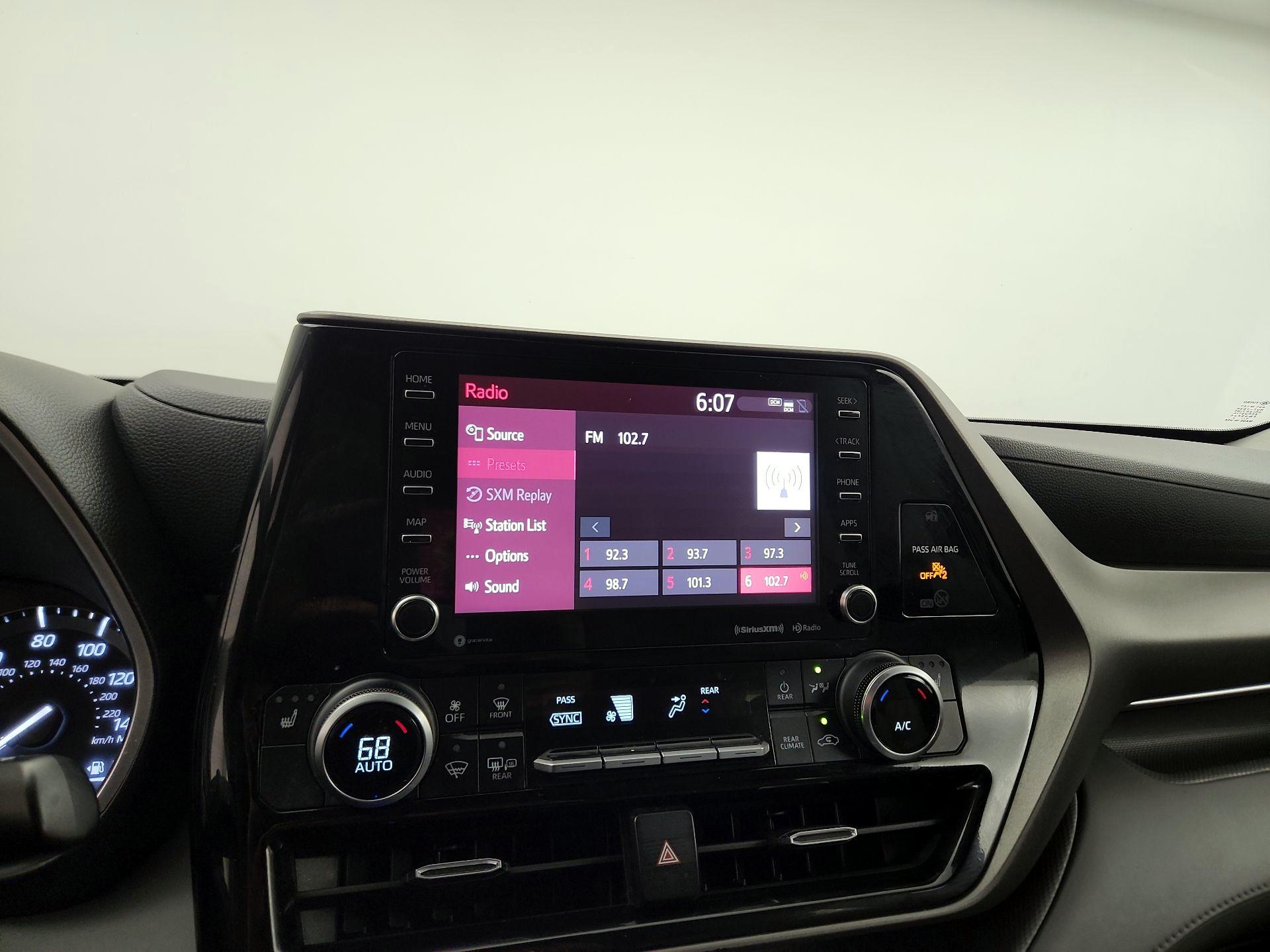 Thumbnail: 2021 Toyota Highlander - 15