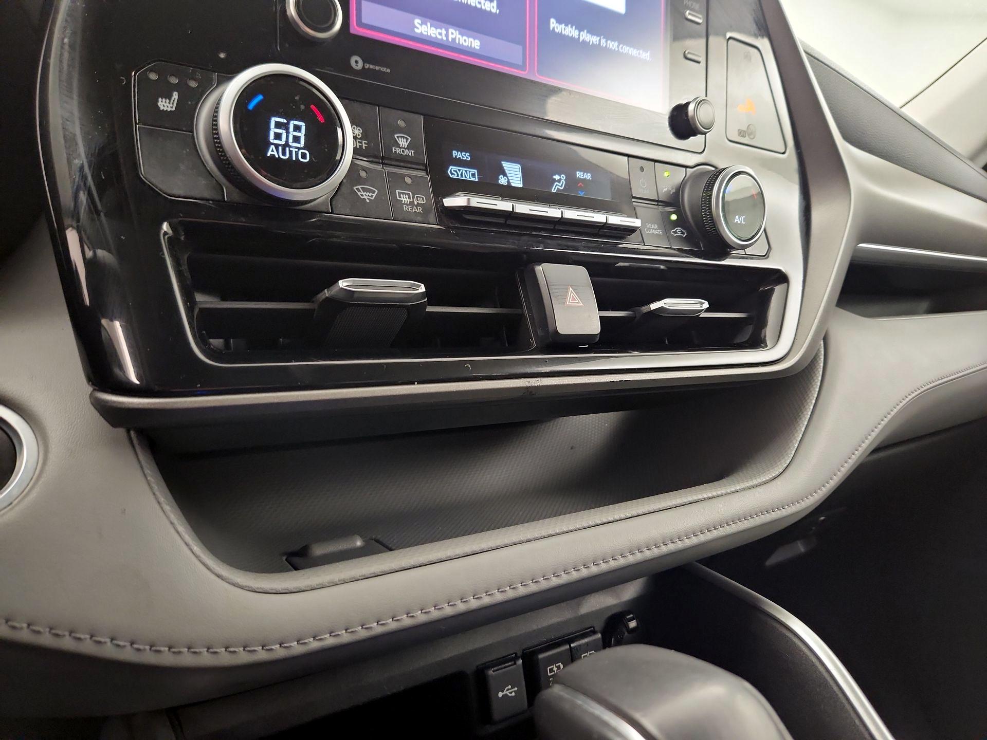 Thumbnail: 2021 Toyota Highlander - 16