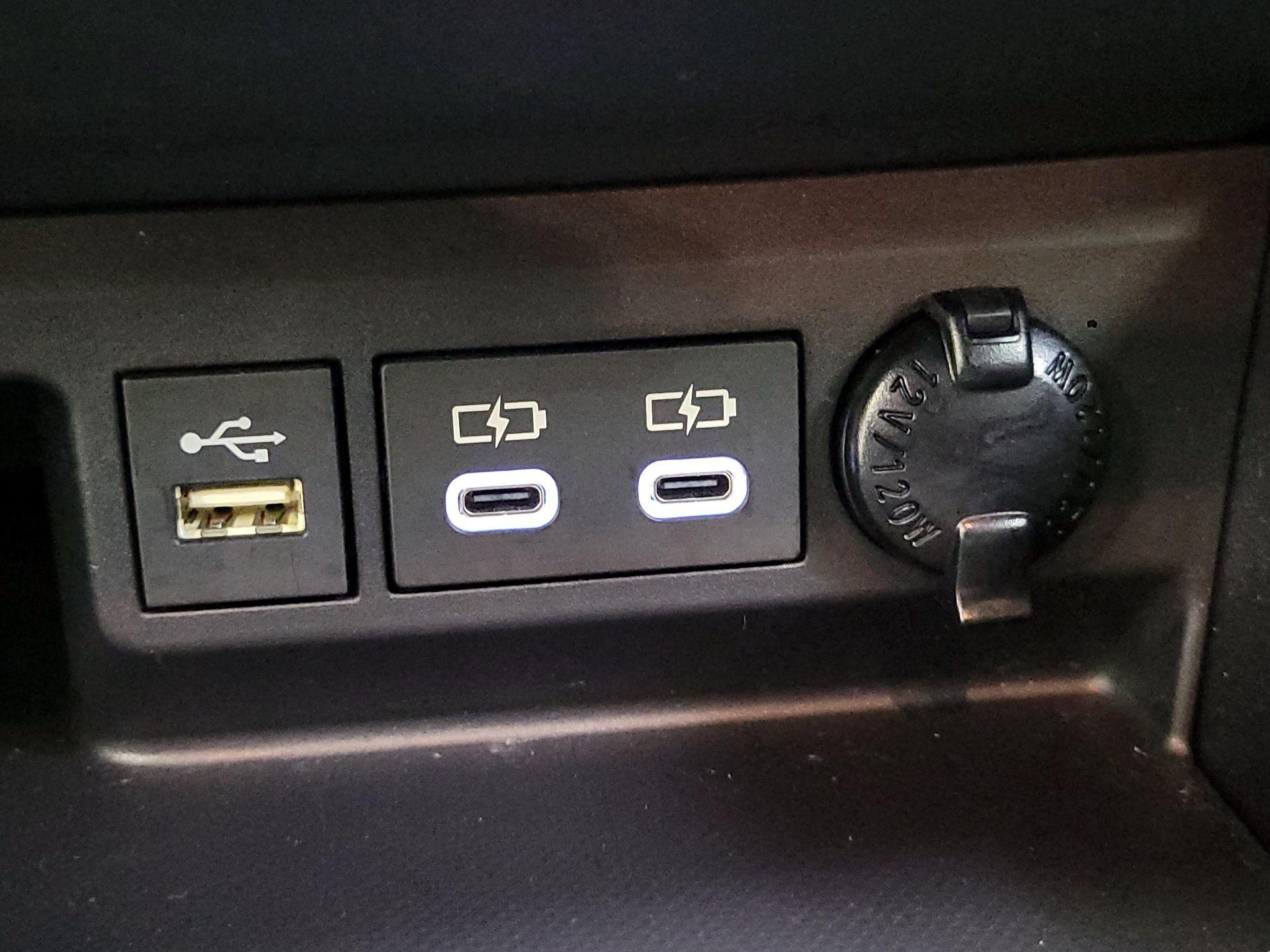 Thumbnail: 2023 Toyota Highlander - 18