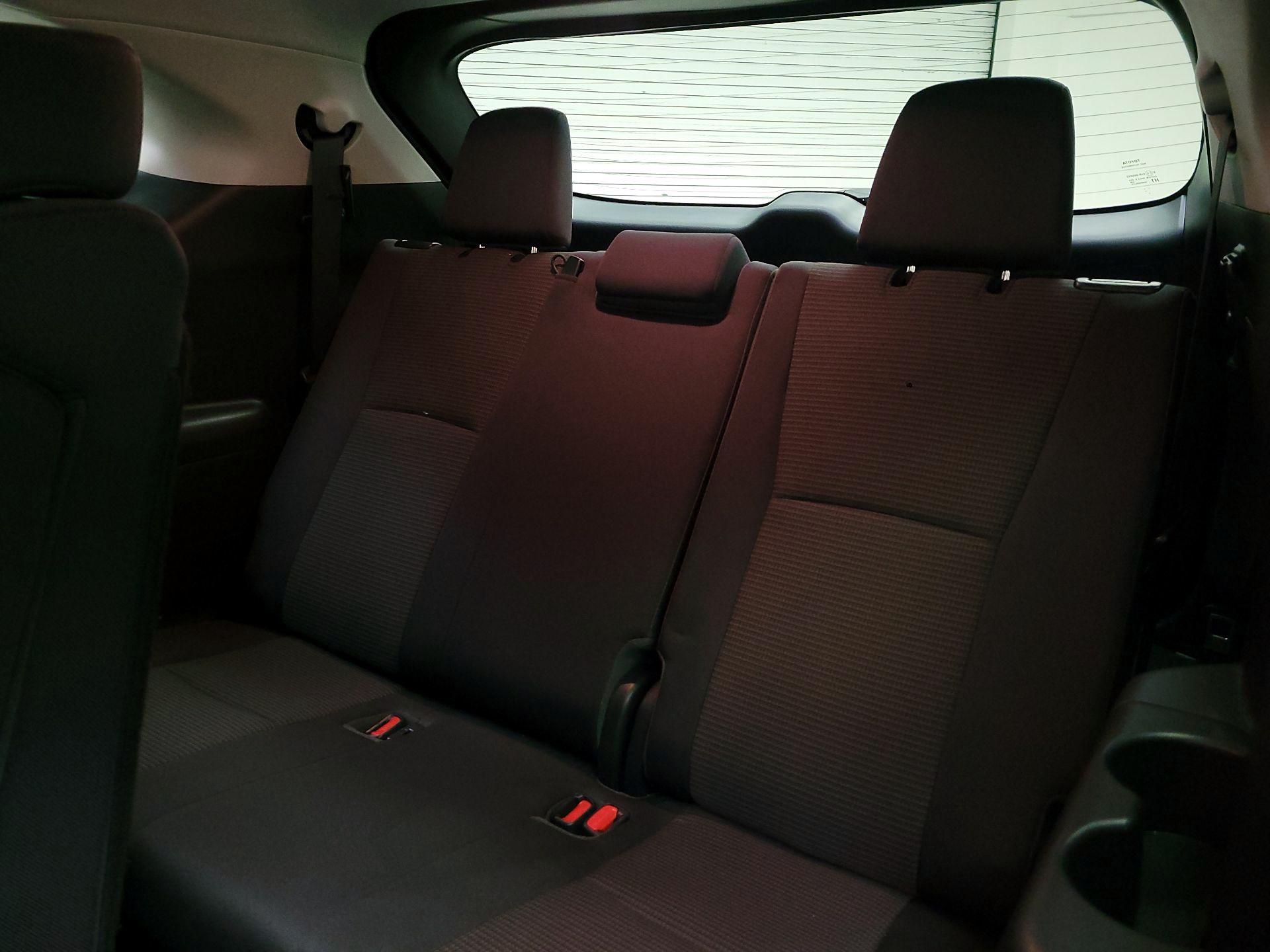 Thumbnail: 2023 Toyota Highlander - 20