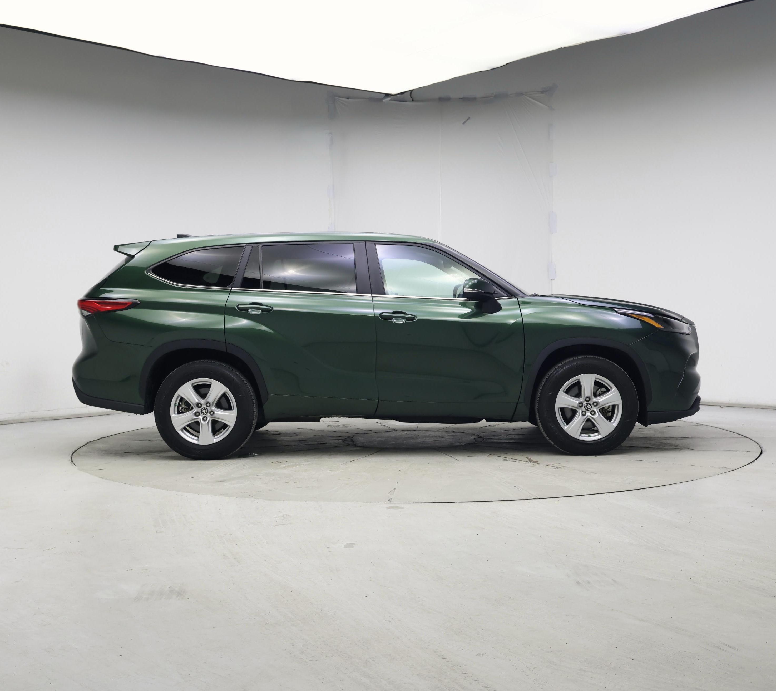 Thumbnail: 2023 Toyota Highlander - 7