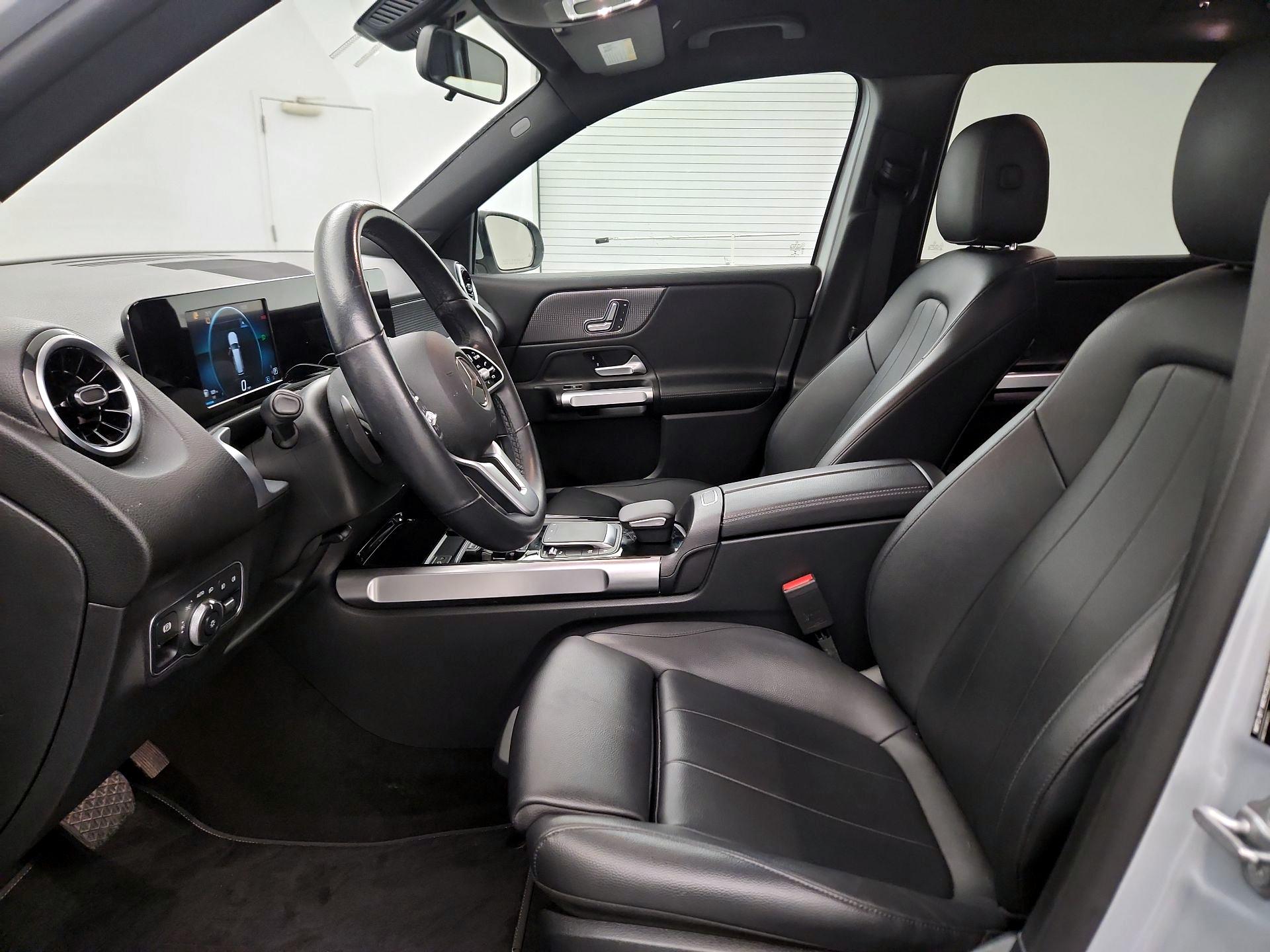 Thumbnail: 2022 Mercedes-Benz GLB - 11