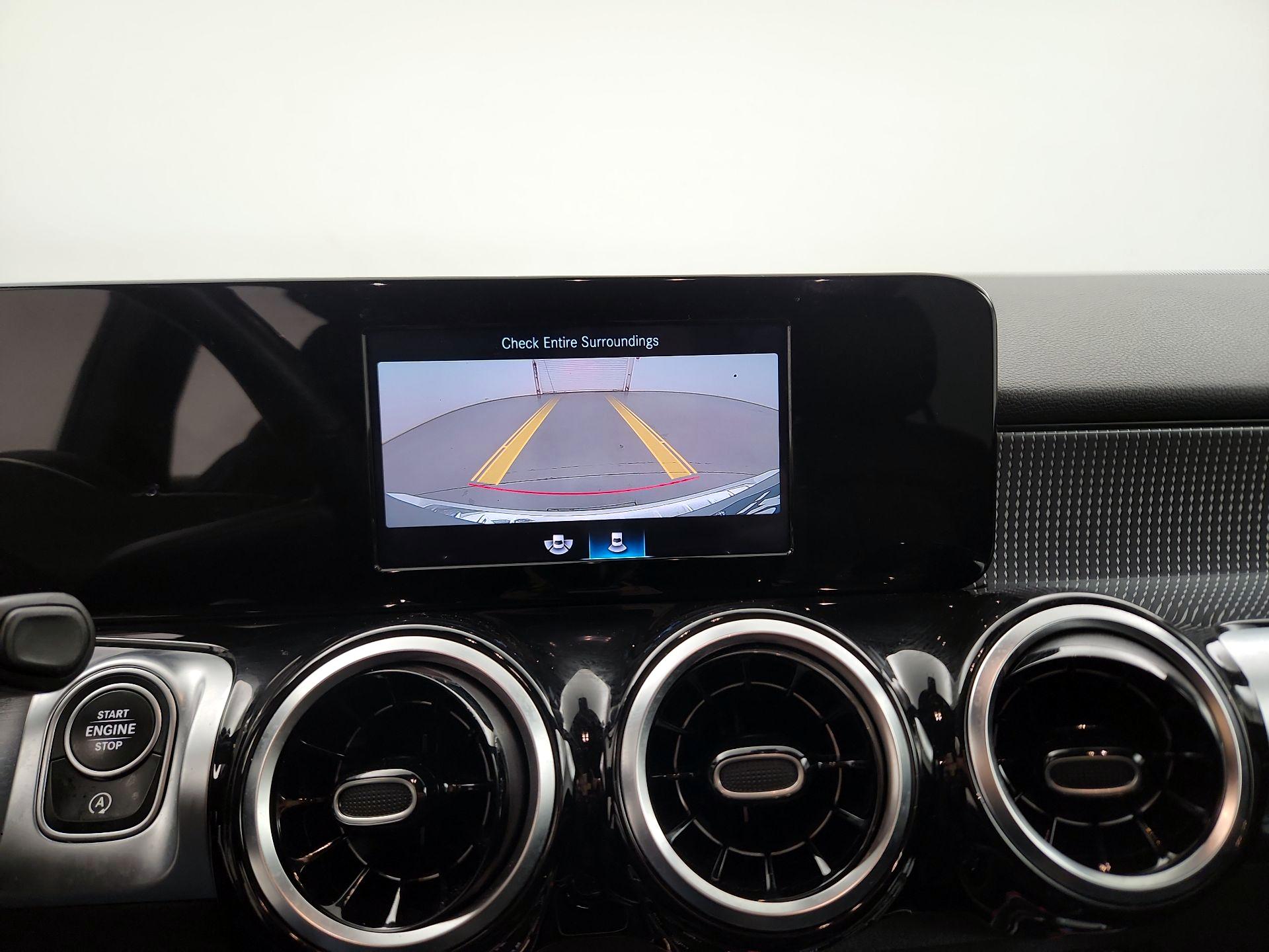 Thumbnail: 2022 Mercedes-Benz GLB - 14