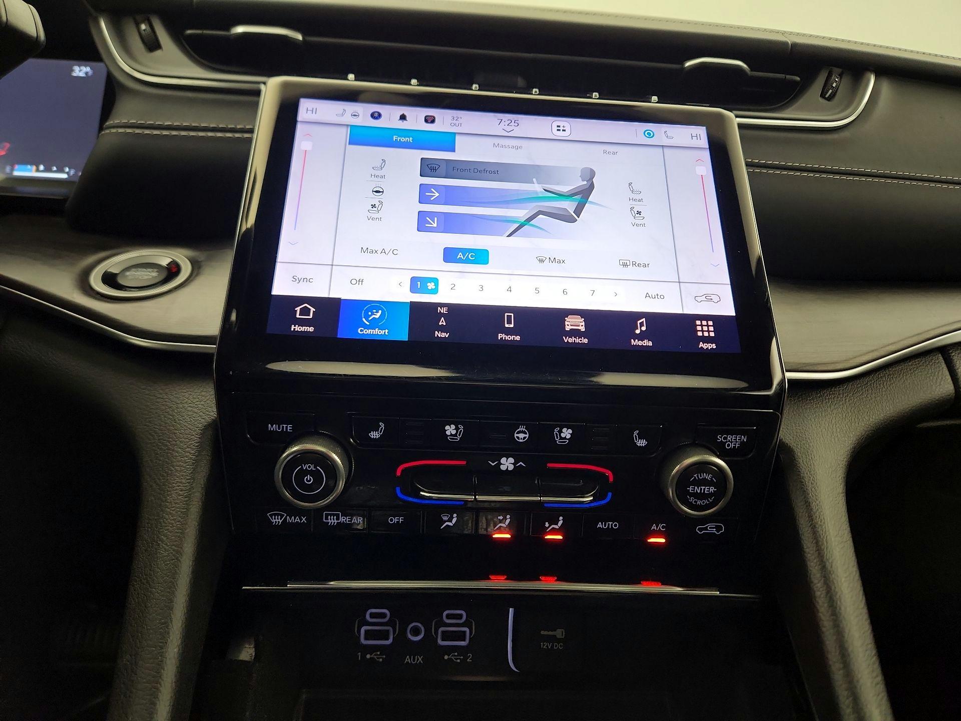 Thumbnail: 2021 Jeep Grand Cherokee L - 17