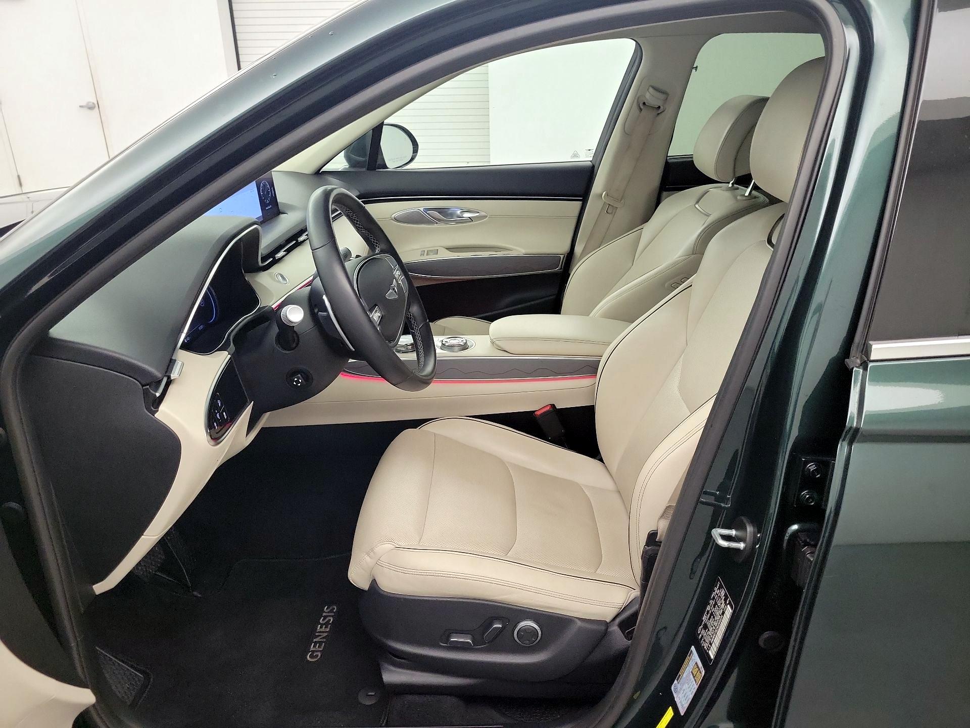 Thumbnail: 2022 Genesis GV70 - 9