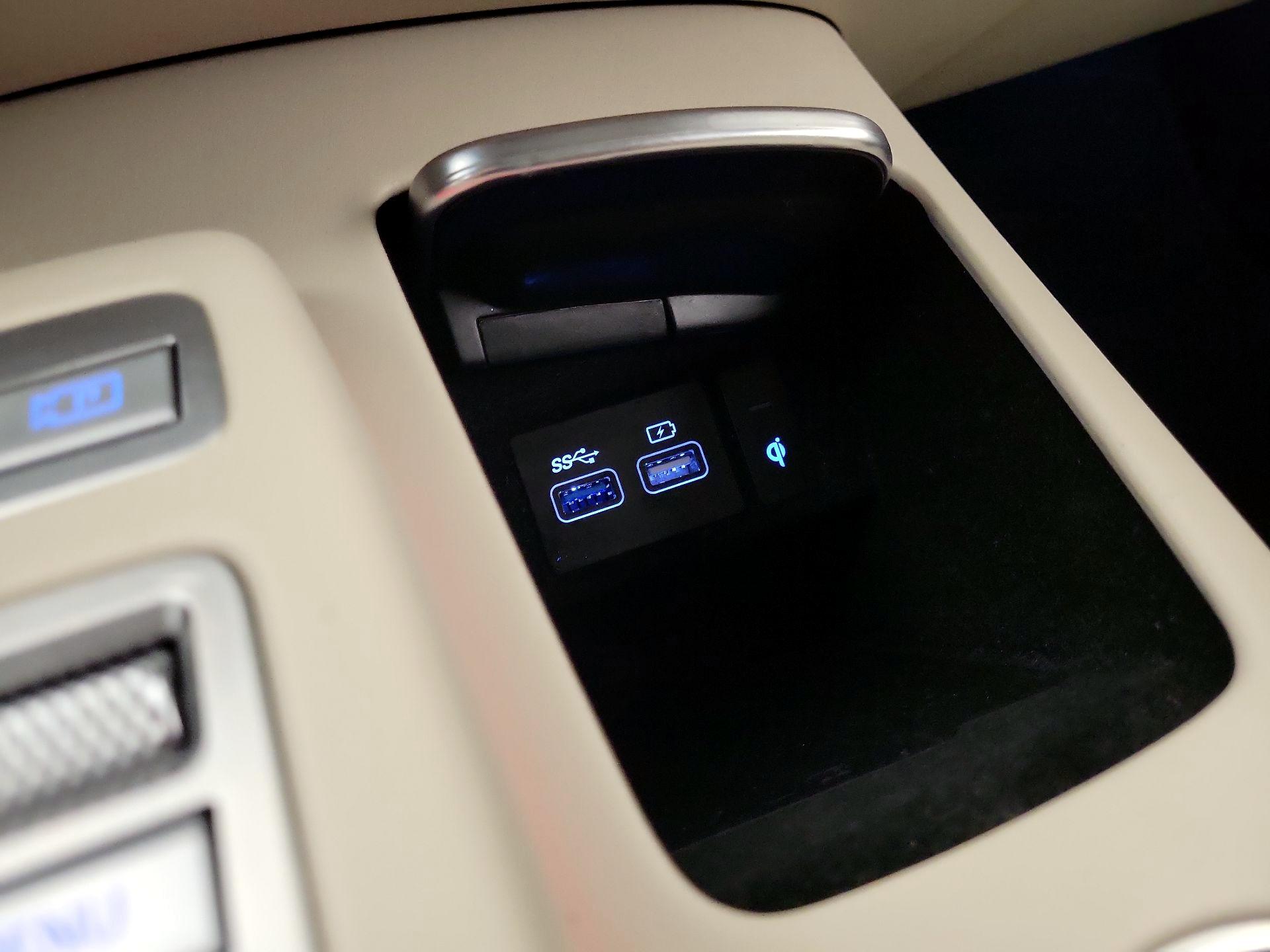 Thumbnail: 2022 Genesis GV70 - 17