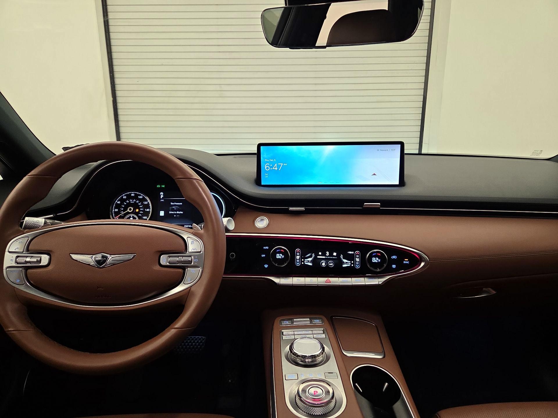 Thumbnail: 2023 Genesis GV70 - 9