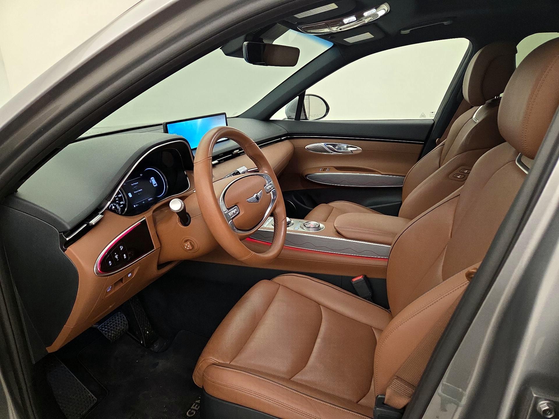 Thumbnail: 2023 Genesis GV70 - 11