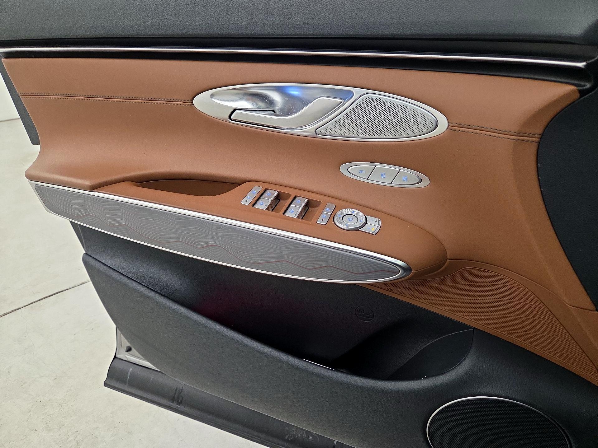 Thumbnail: 2023 Genesis GV70 - 12