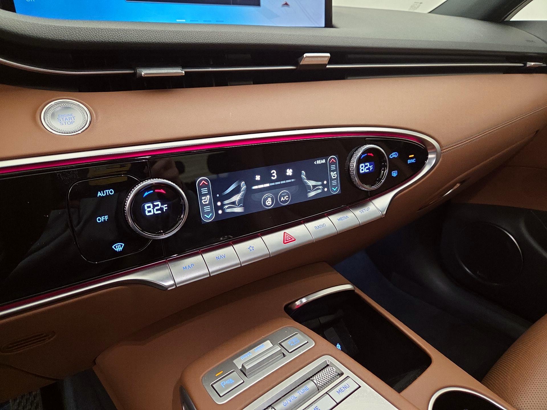 Thumbnail: 2023 Genesis GV70 - 15