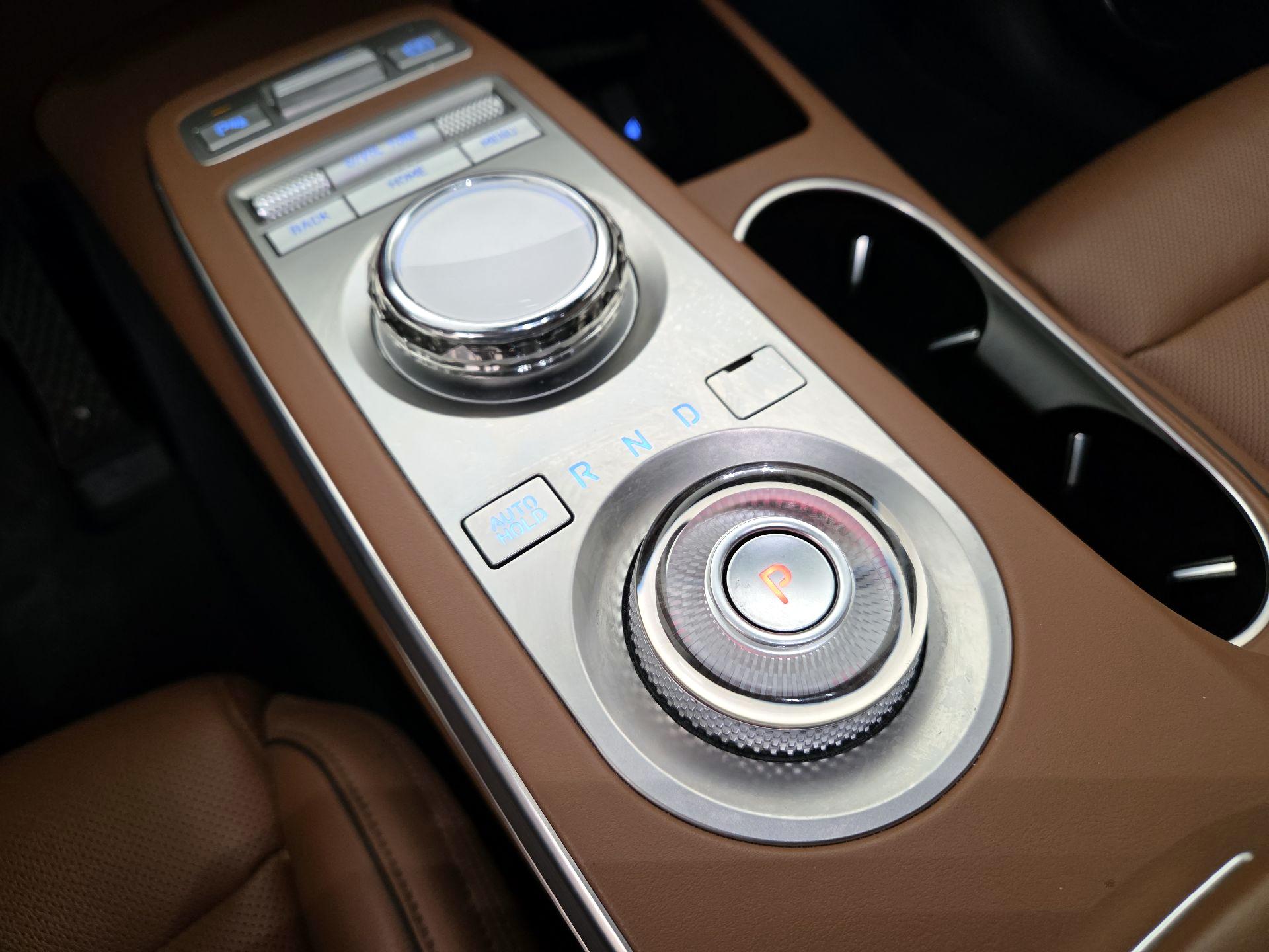 Thumbnail: 2023 Genesis GV70 - 16