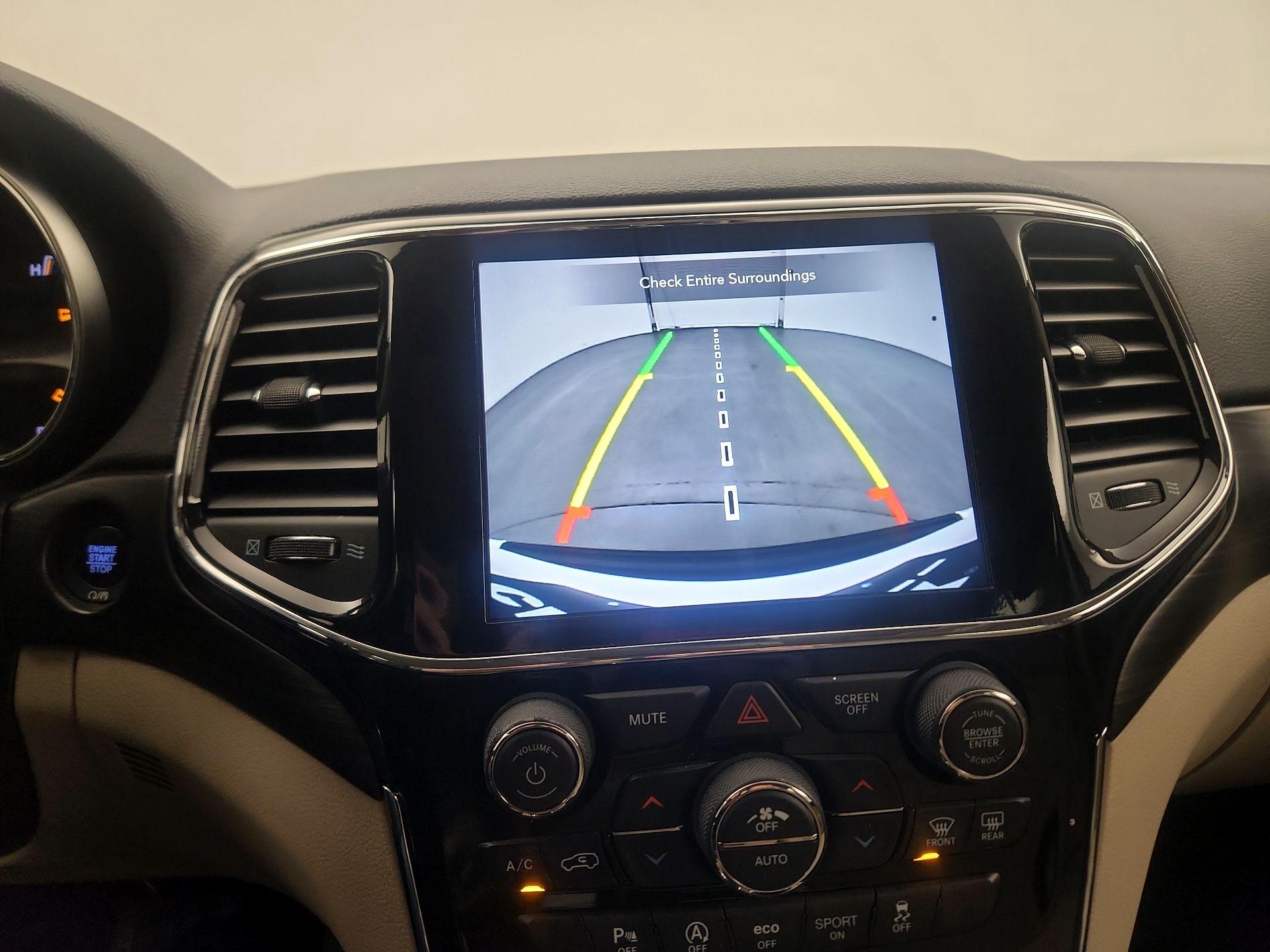 Thumbnail: 2022 Jeep Grand Cherokee - 15