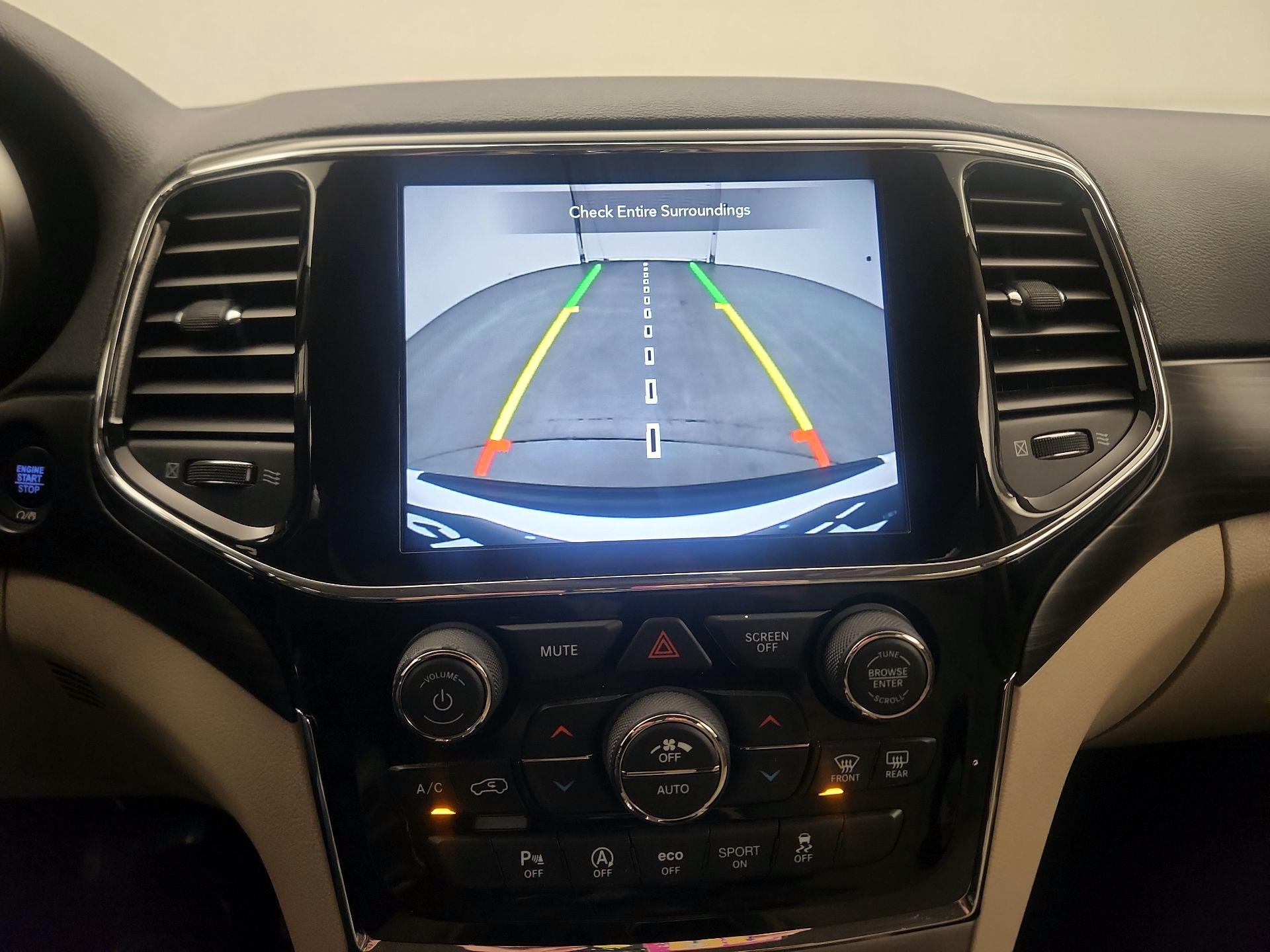 Thumbnail: 2022 Jeep Grand Cherokee - 16