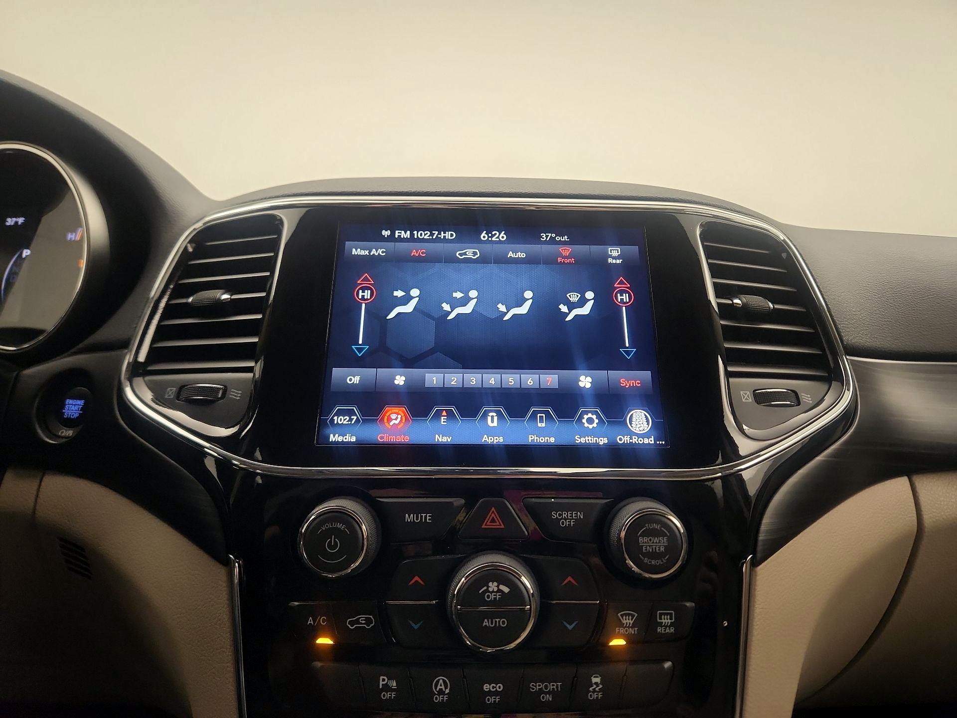 Thumbnail: 2022 Jeep Grand Cherokee - 17