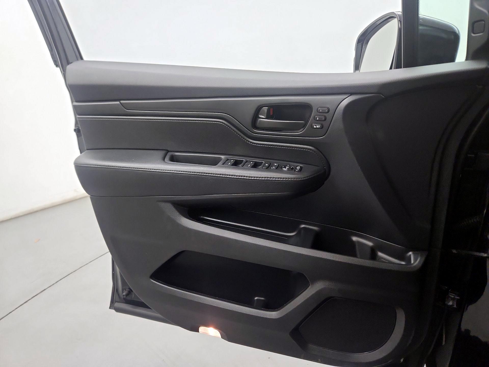 Thumbnail: 2023 Honda Odyssey - 12