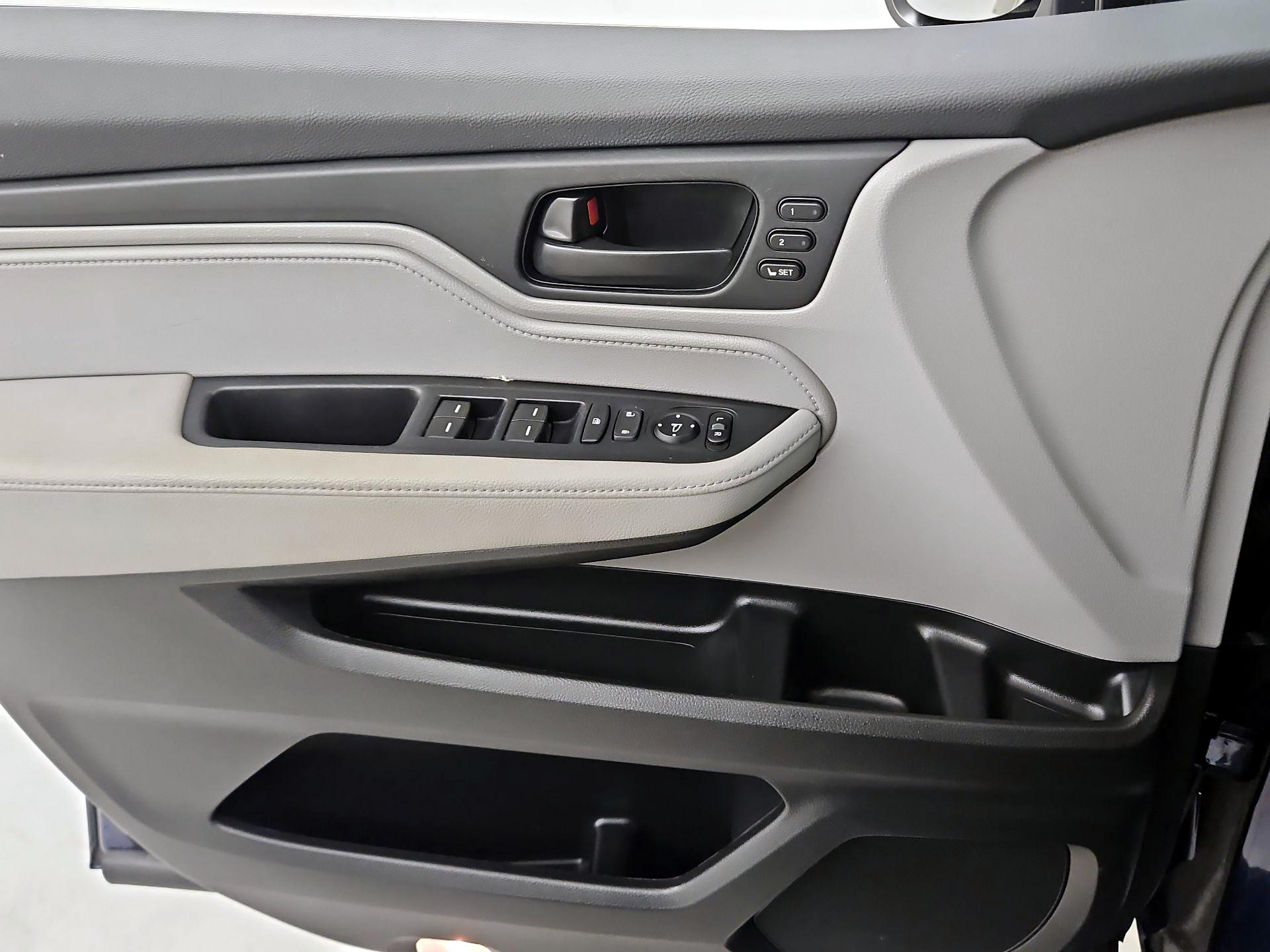 Thumbnail: 2023 Honda Odyssey - 12