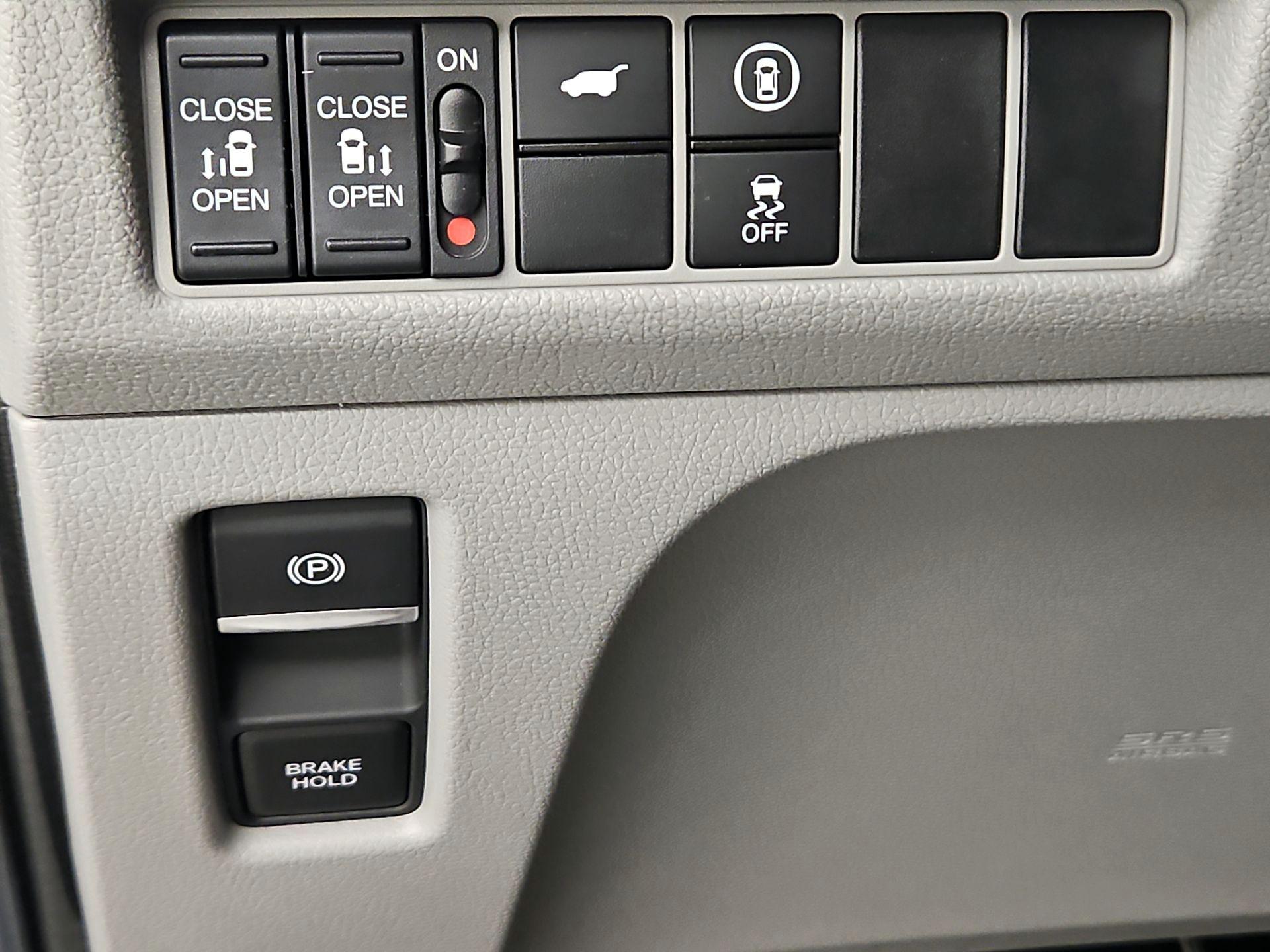 Thumbnail: 2023 Honda Odyssey - 13