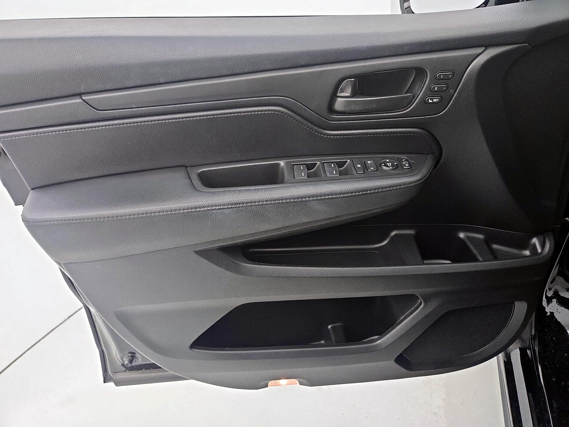 Thumbnail: 2023 Honda Odyssey - 12