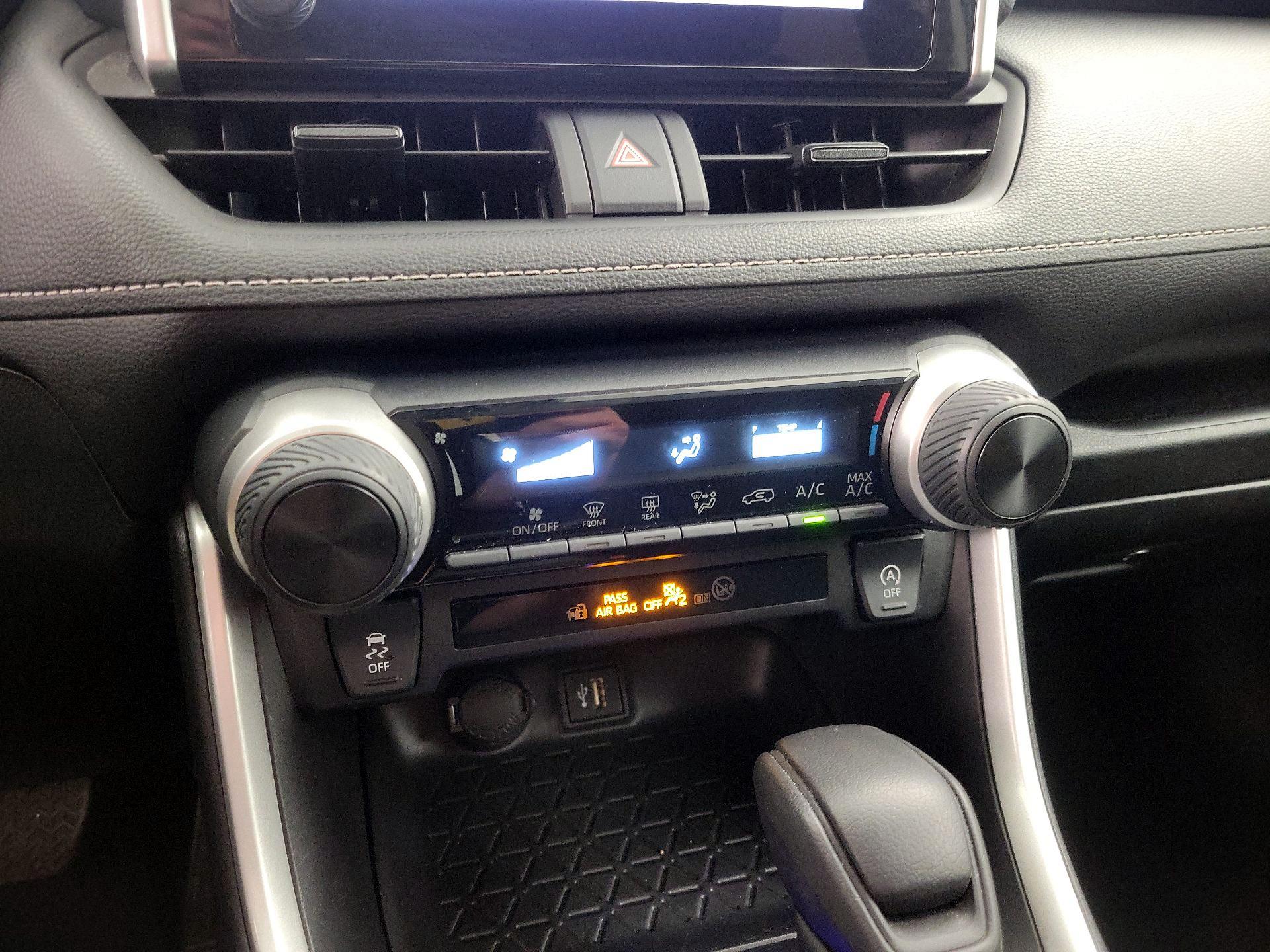 Thumbnail: 2024 Toyota RAV4 - 16