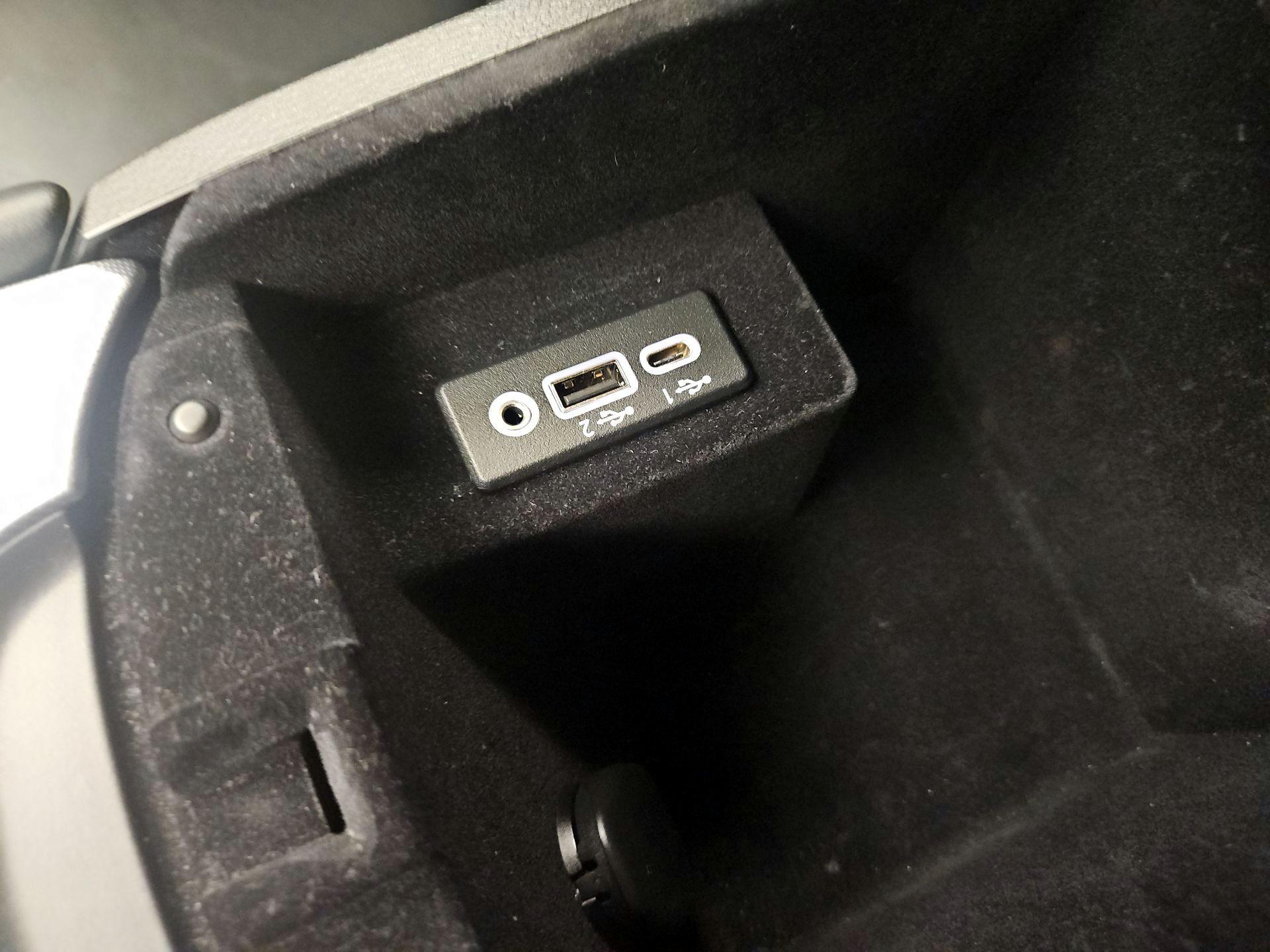 Thumbnail: 2021 INFINITI Q50 - 18