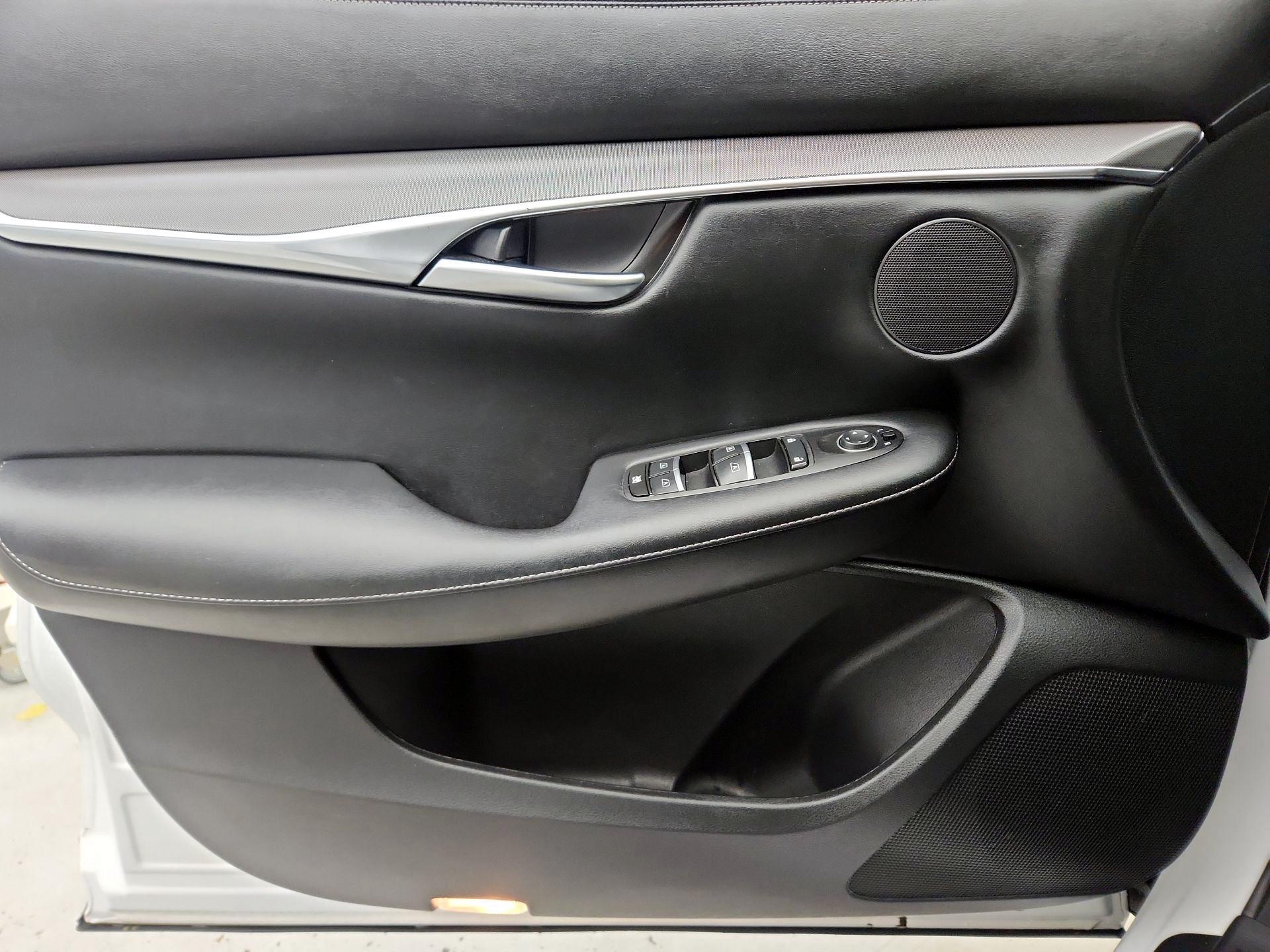 Thumbnail: 2023 INFINITI QX50 - 12