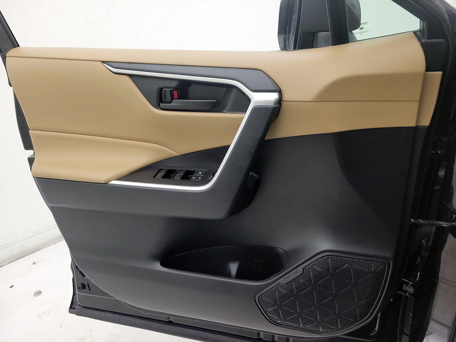 Thumbnail: 2023 Toyota RAV4 - 12