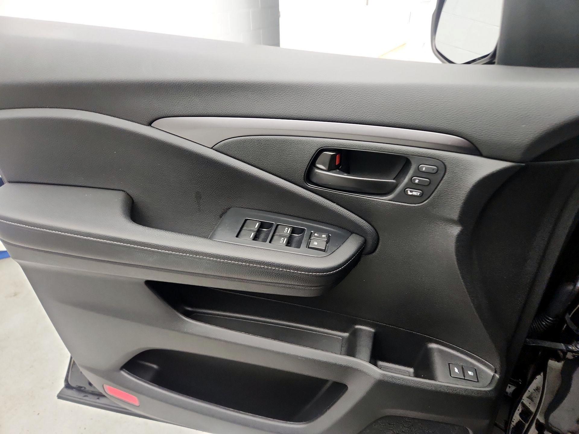 Thumbnail: 2022 Honda Passport - 12