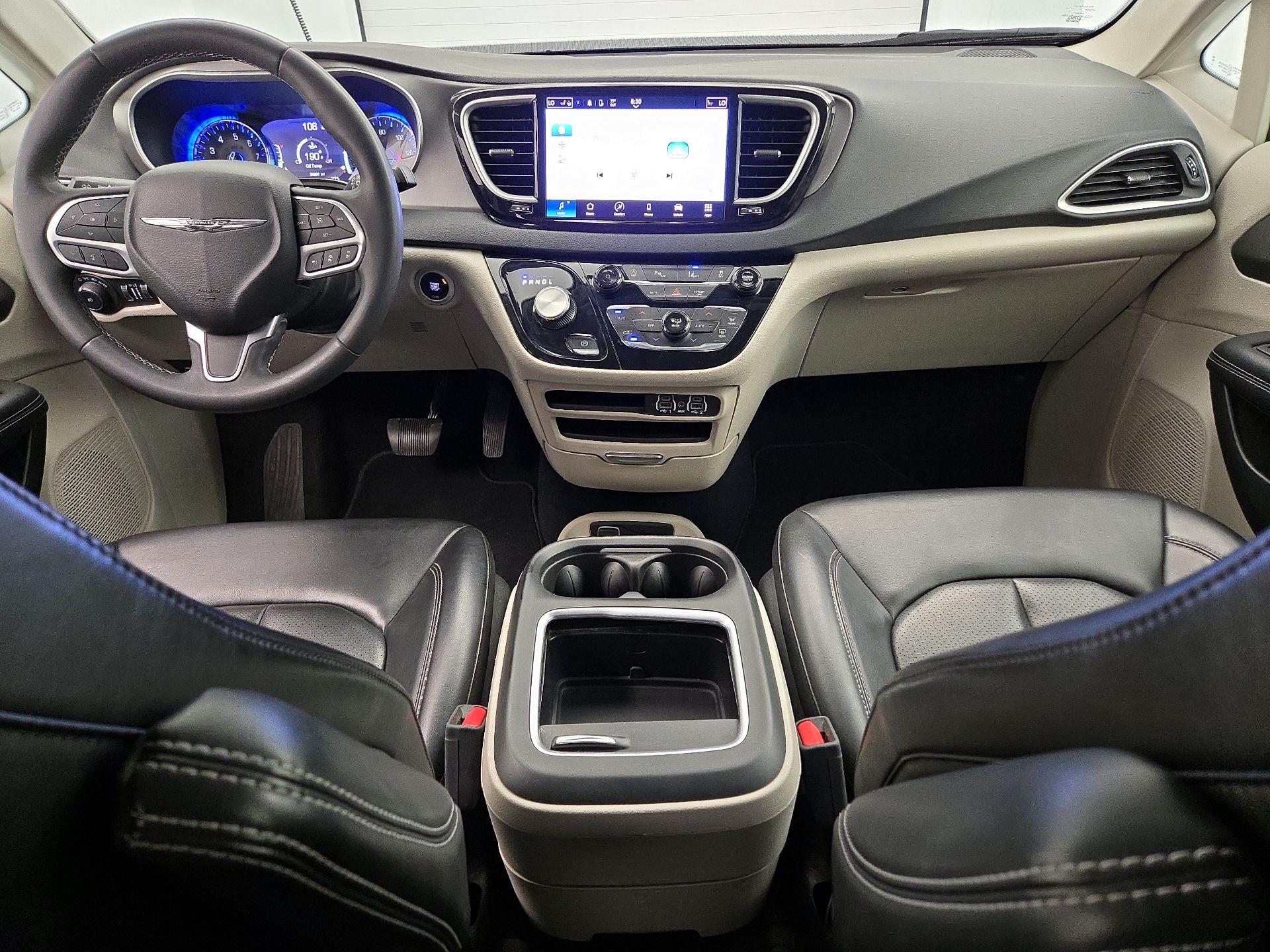 Thumbnail: 2023 Chrysler Pacifica - 9