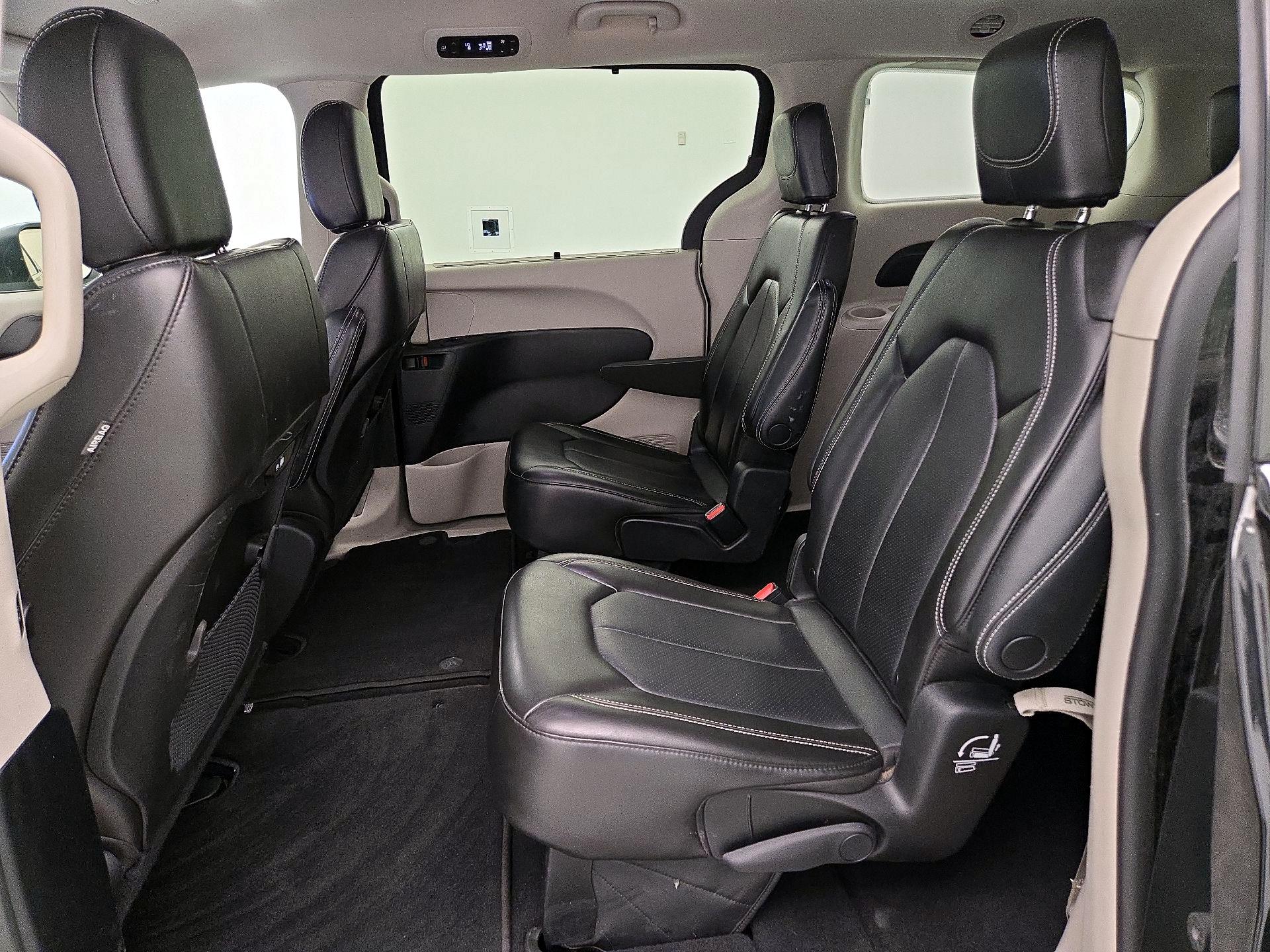 Thumbnail: 2023 Chrysler Pacifica - 19