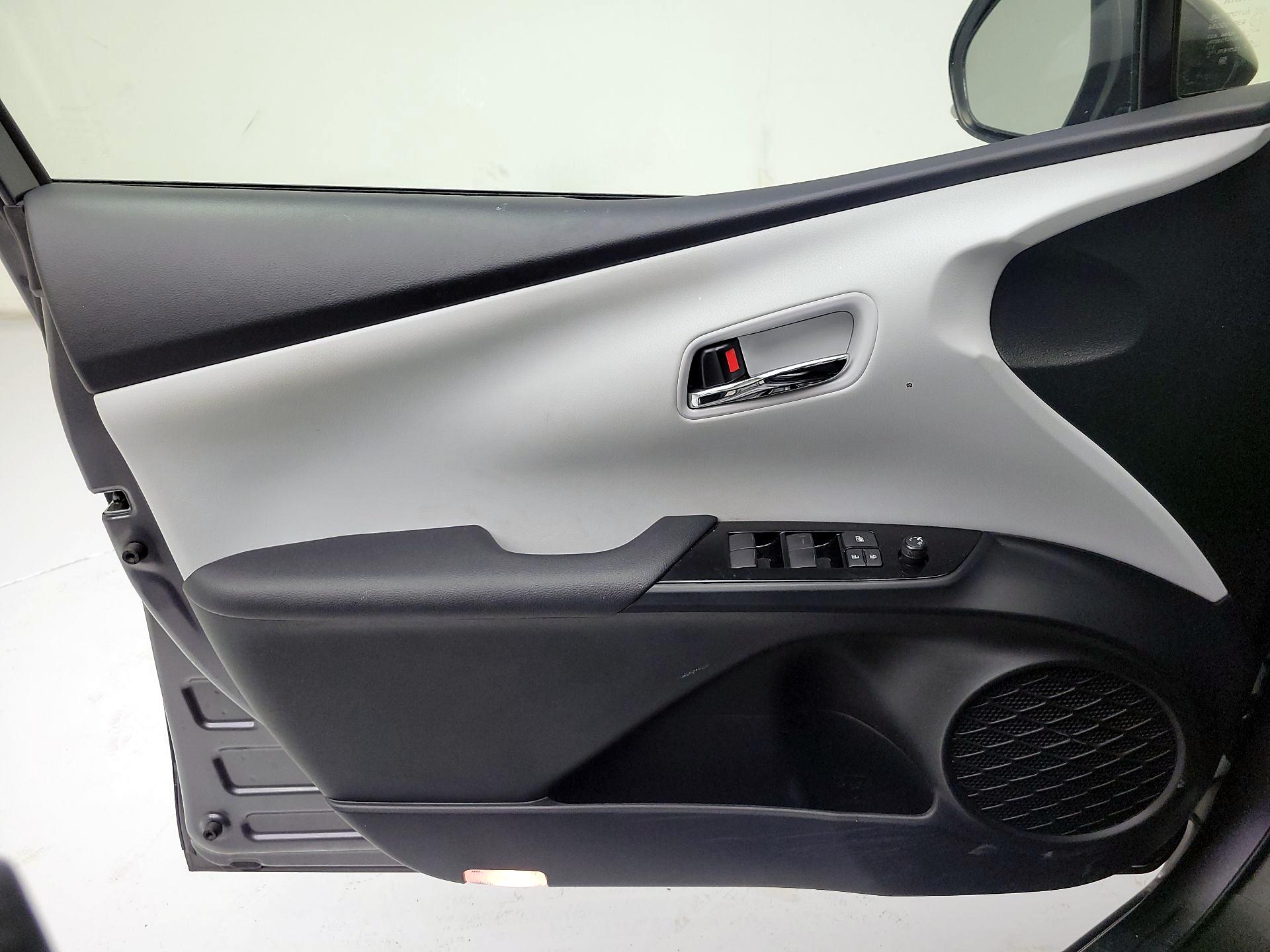 Thumbnail: 2022 Toyota Prius Prime - 12