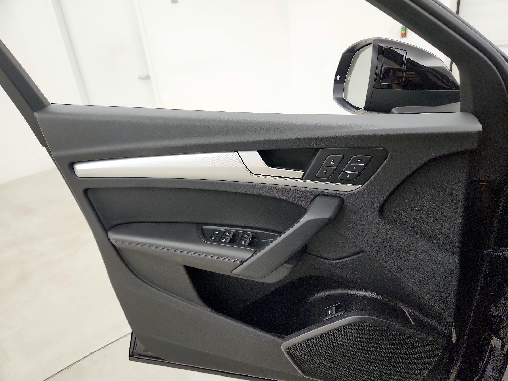 Thumbnail: 2020 Audi Q5 - 12