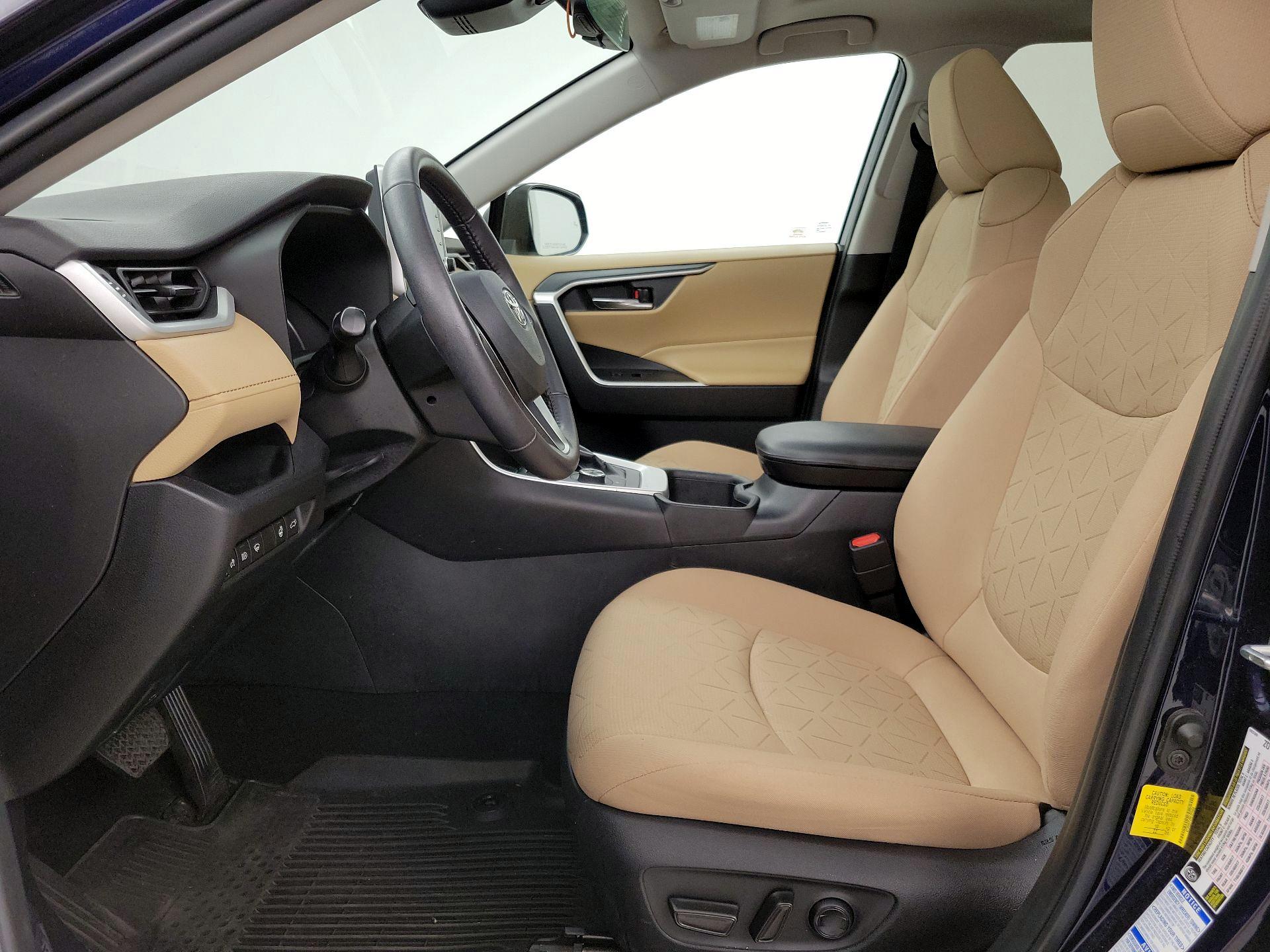 Thumbnail: 2022 Toyota RAV4 - 11