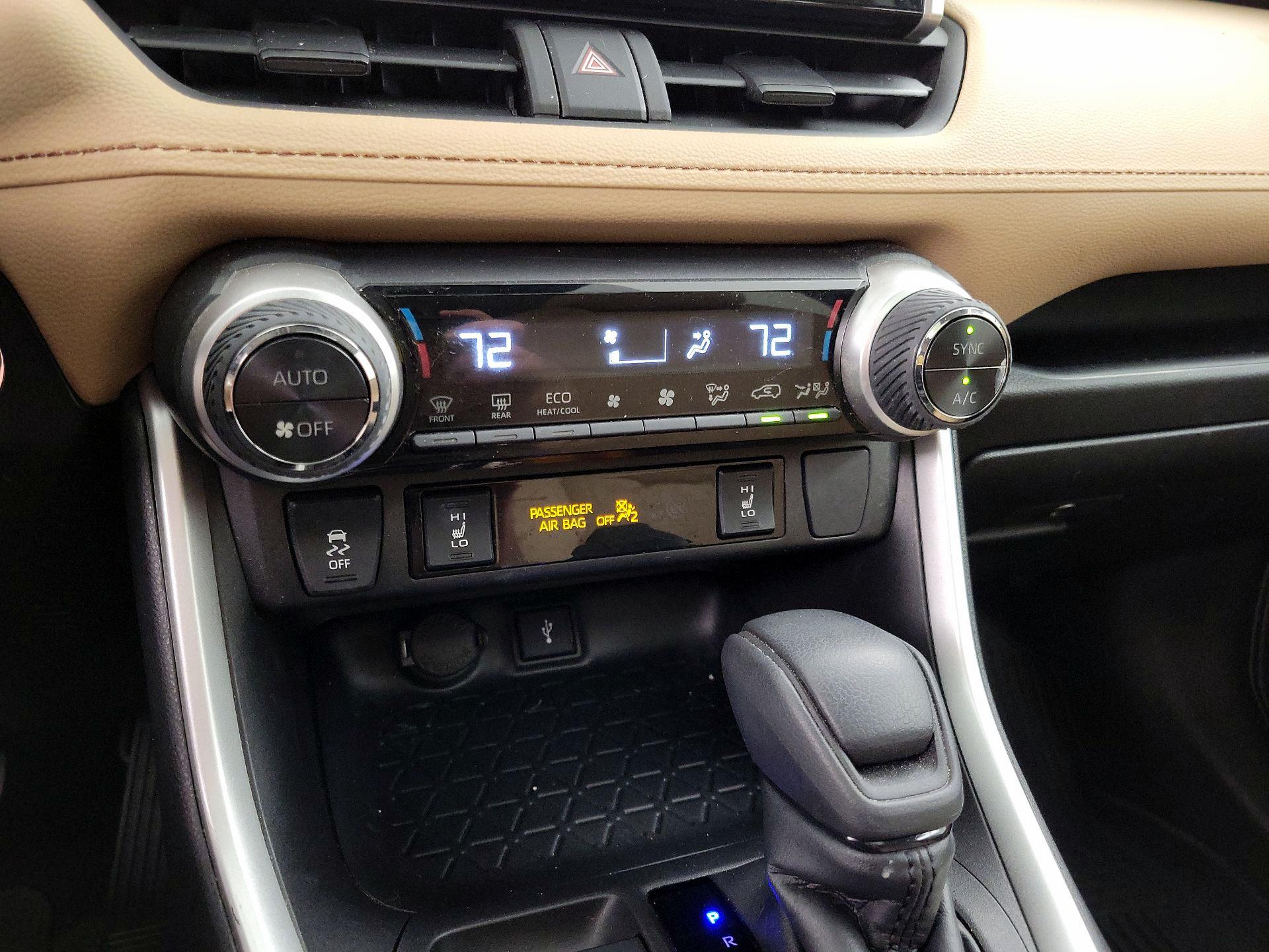 Thumbnail: 2022 Toyota RAV4 - 16