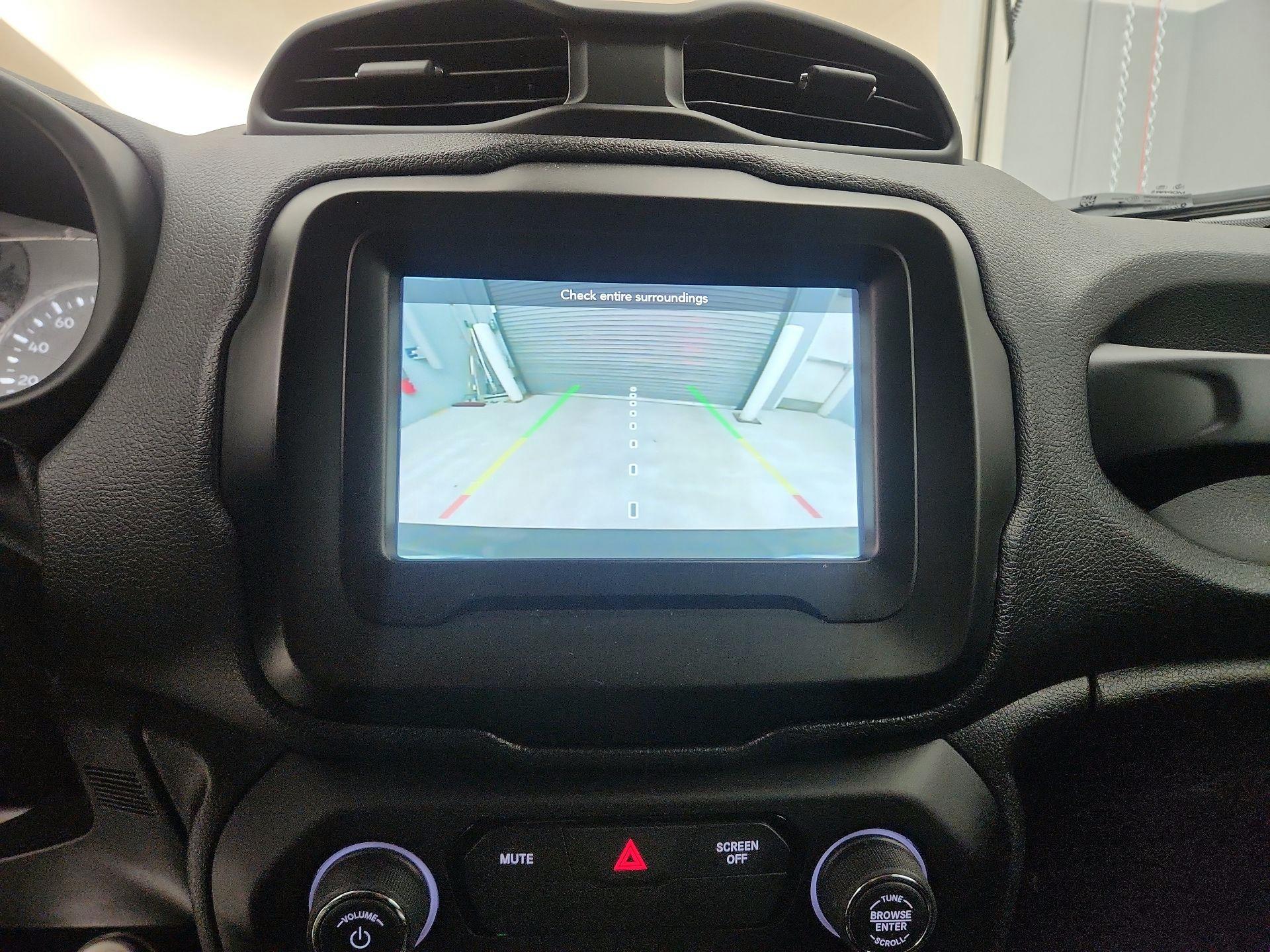 Thumbnail: 2020 Jeep Renegade - 14