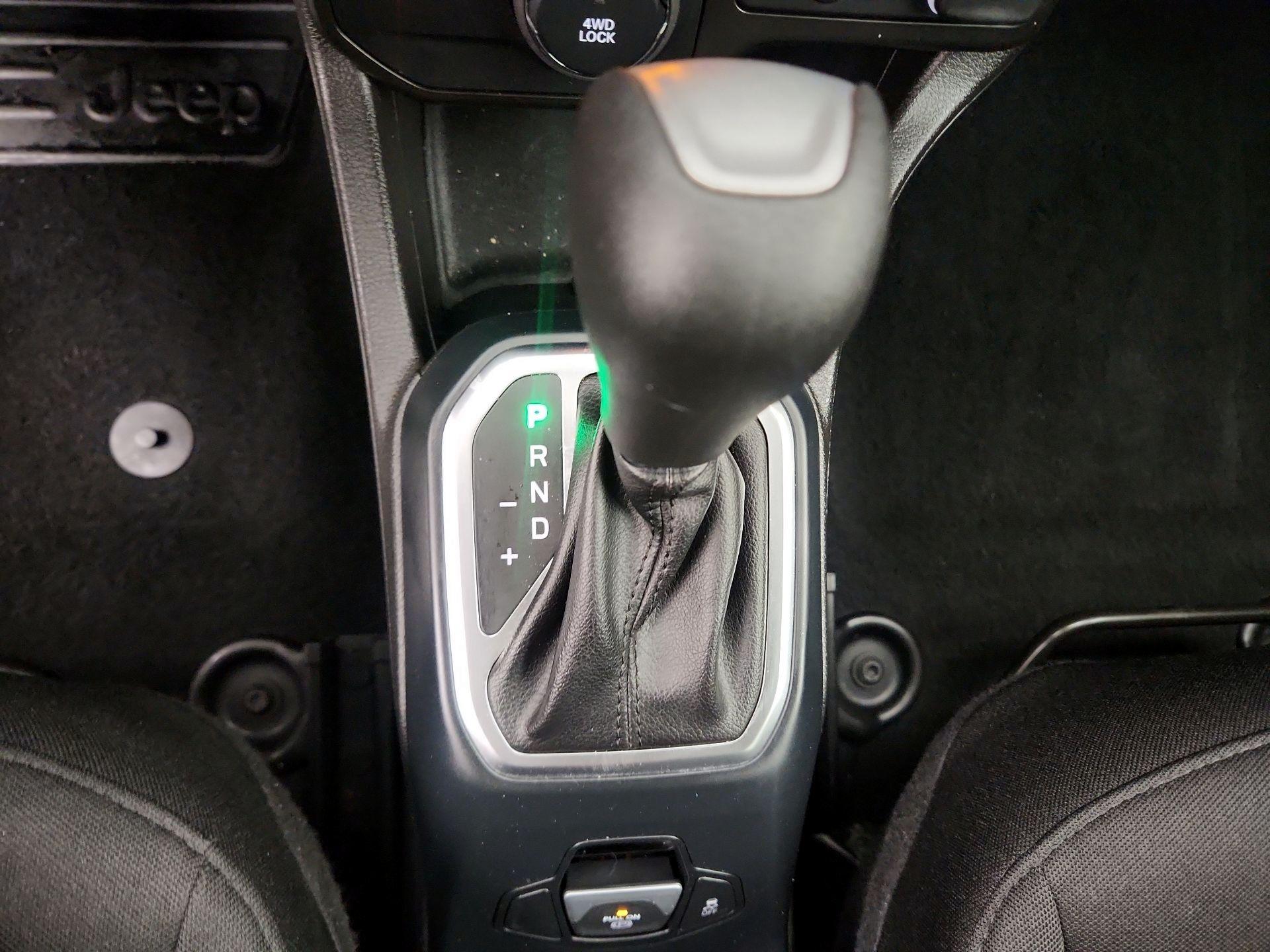 Thumbnail: 2020 Jeep Renegade - 17