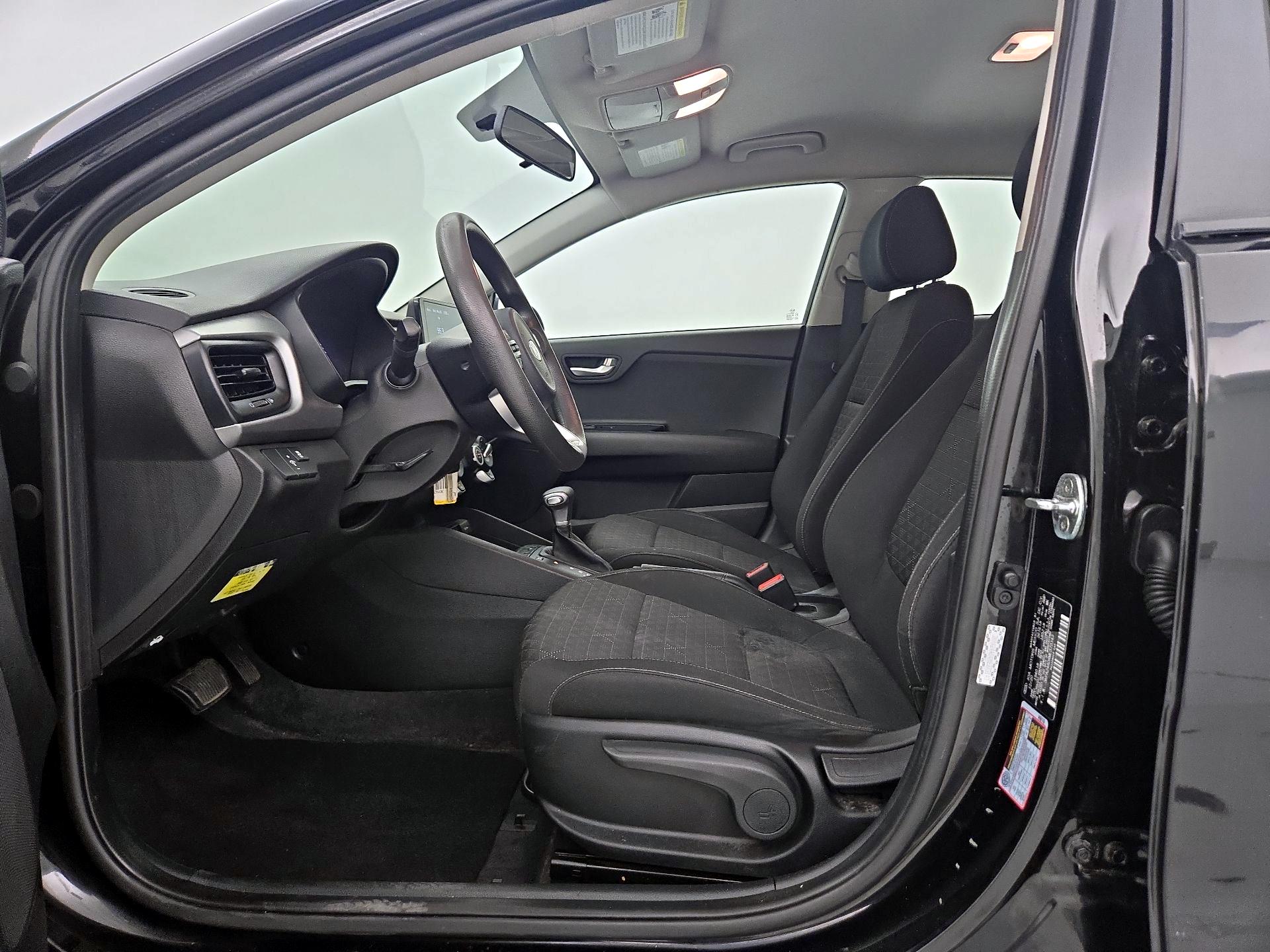 Thumbnail: 2021 Kia Rio - 11