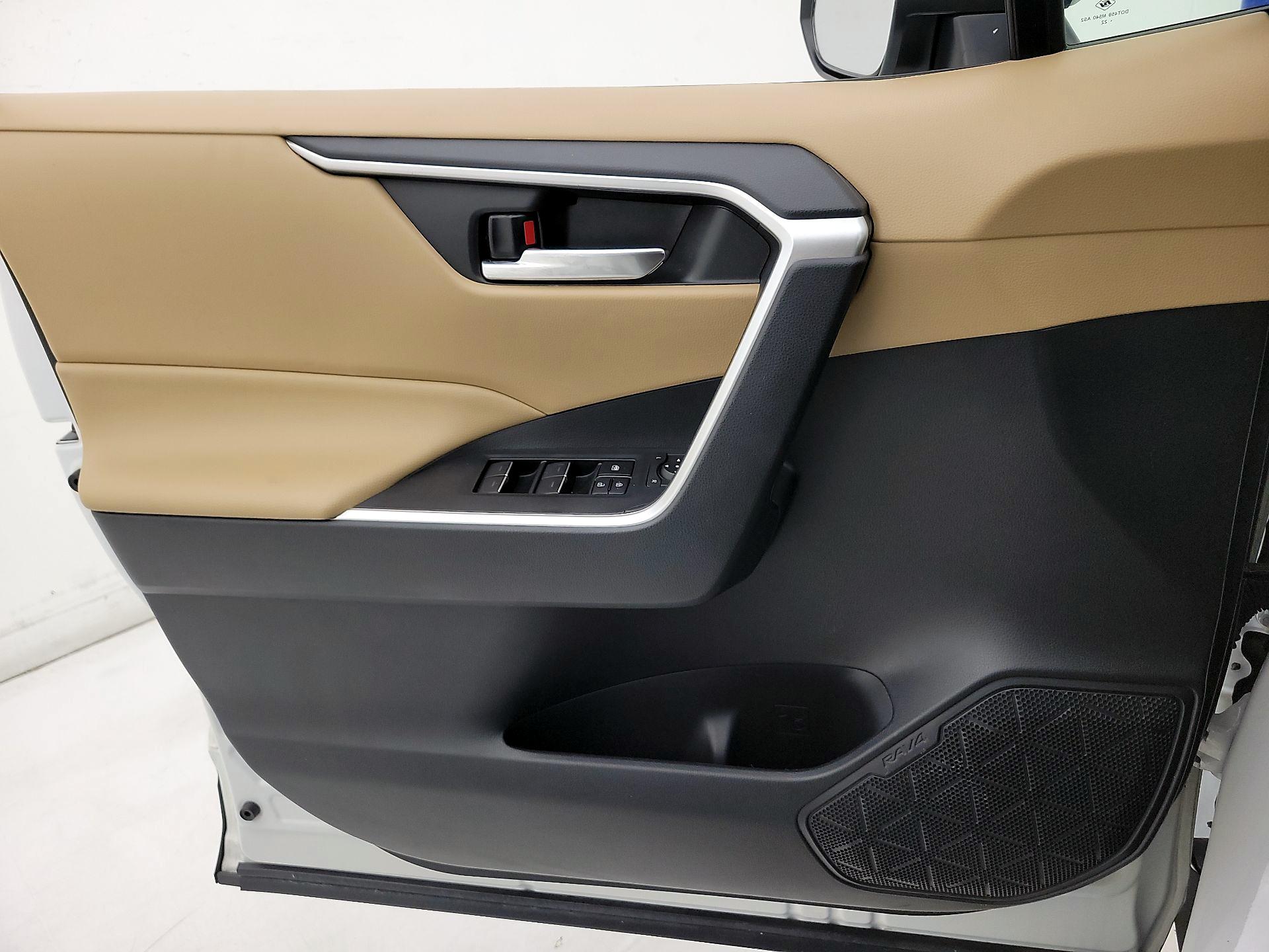 Thumbnail: 2023 Toyota RAV4 - 12