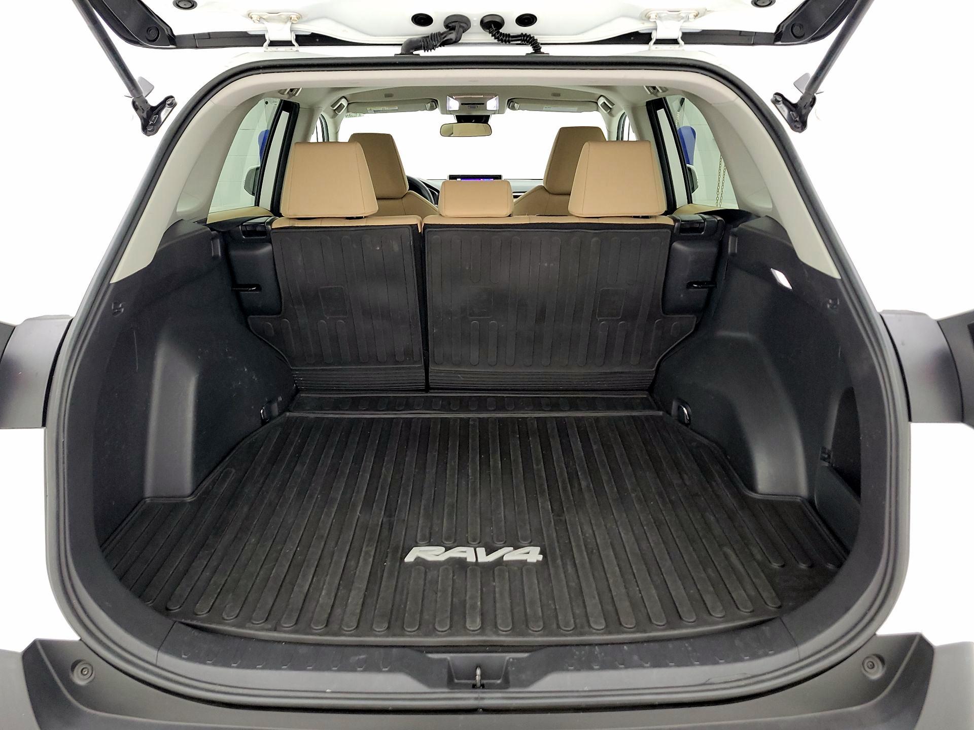 Thumbnail: 2023 Toyota RAV4 - 20