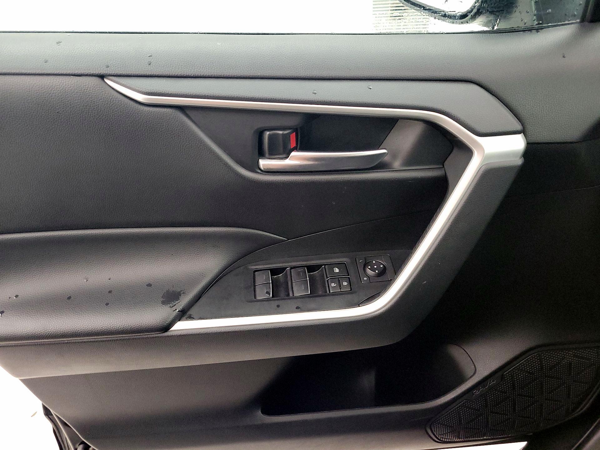 Thumbnail: 2023 Toyota RAV4 - 12