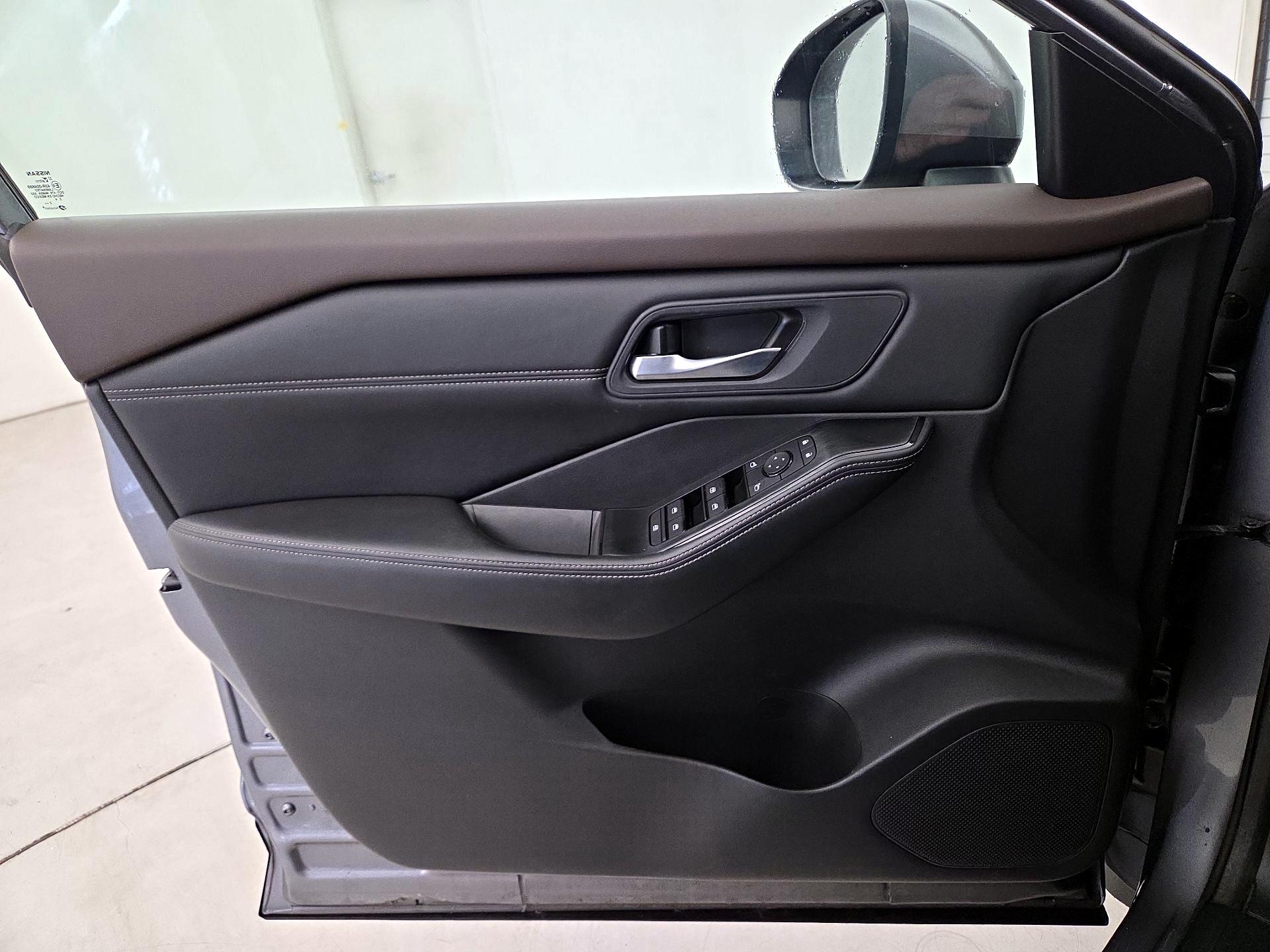 Thumbnail: 2023 Nissan Rogue - 12