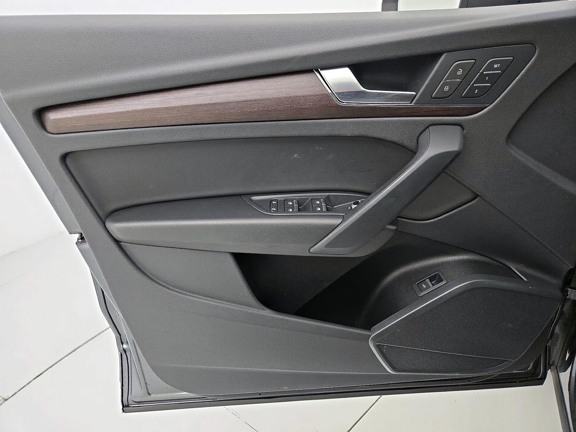 Thumbnail: 2023 Audi Q5 - 12