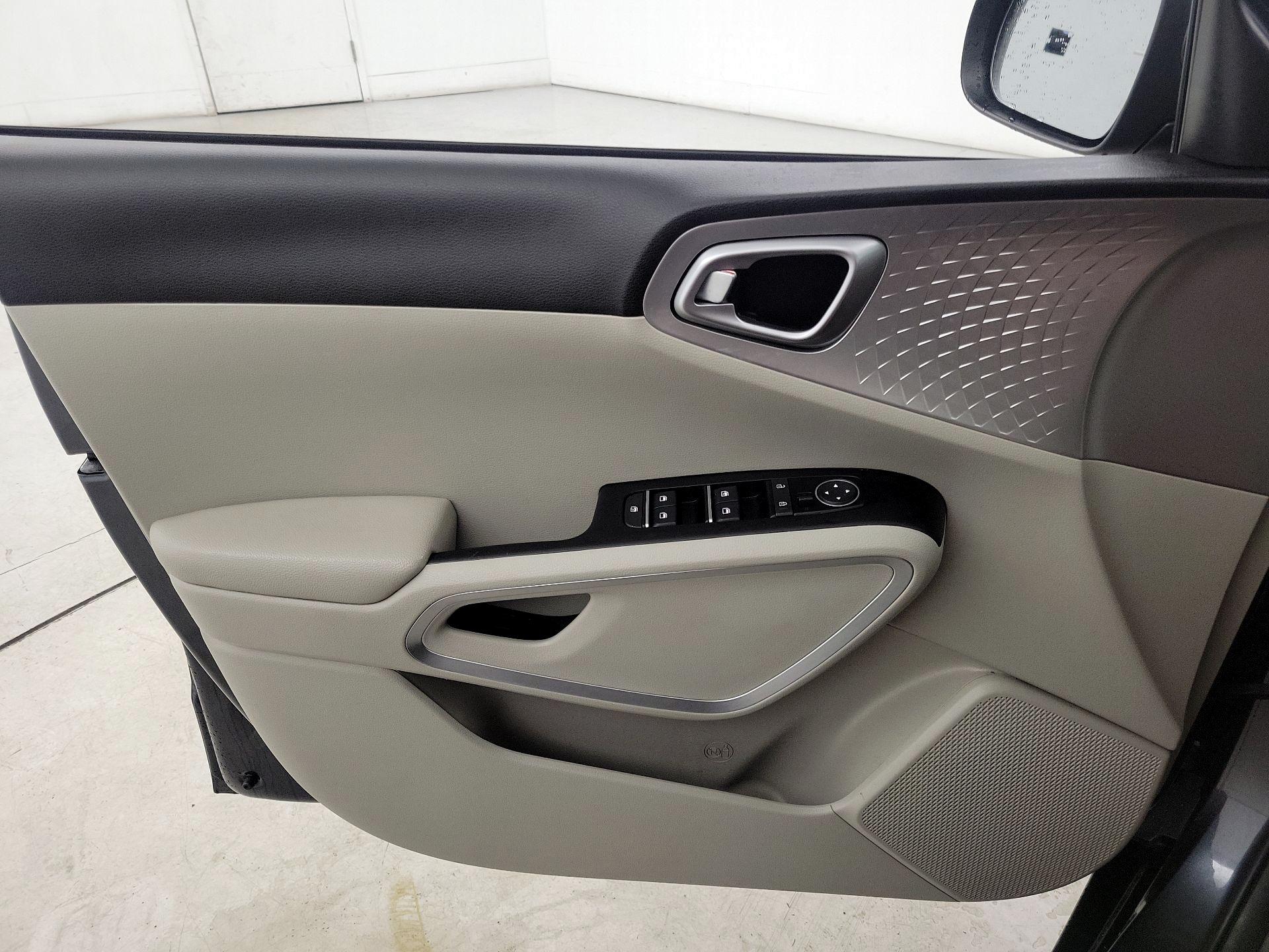 Thumbnail: 2021 Kia Soul - 12