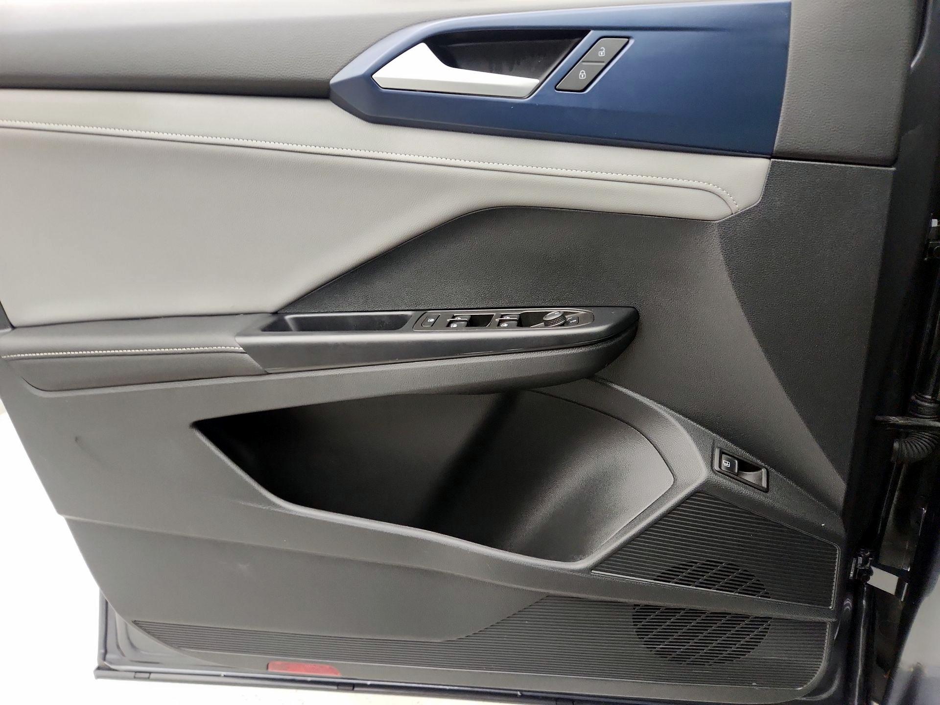 Thumbnail: 2024 Volkswagen Taos - 12